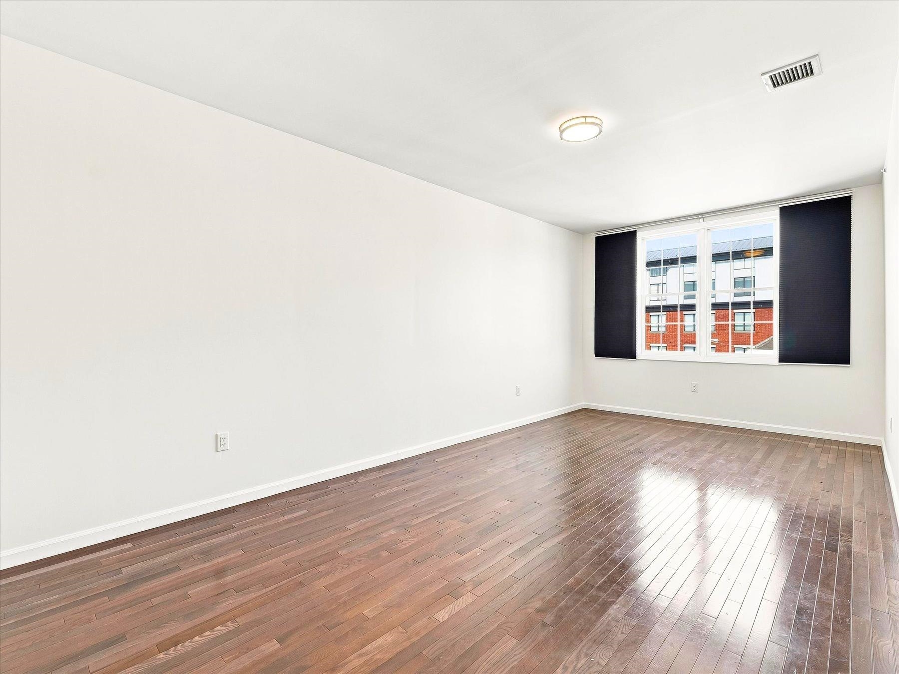 850 Newark Ave 4d Property Photo 11