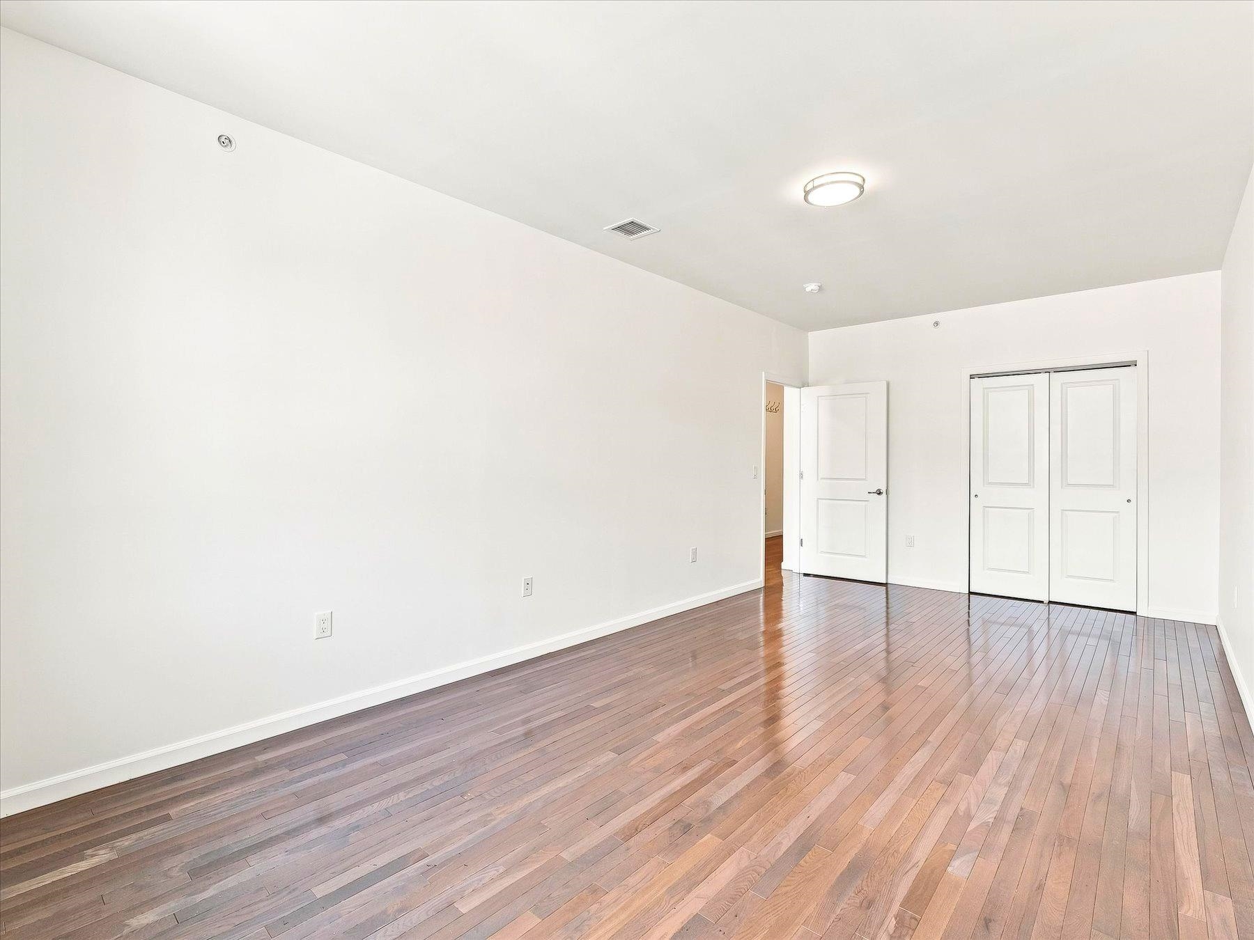 850 Newark Ave 4d Property Photo 12