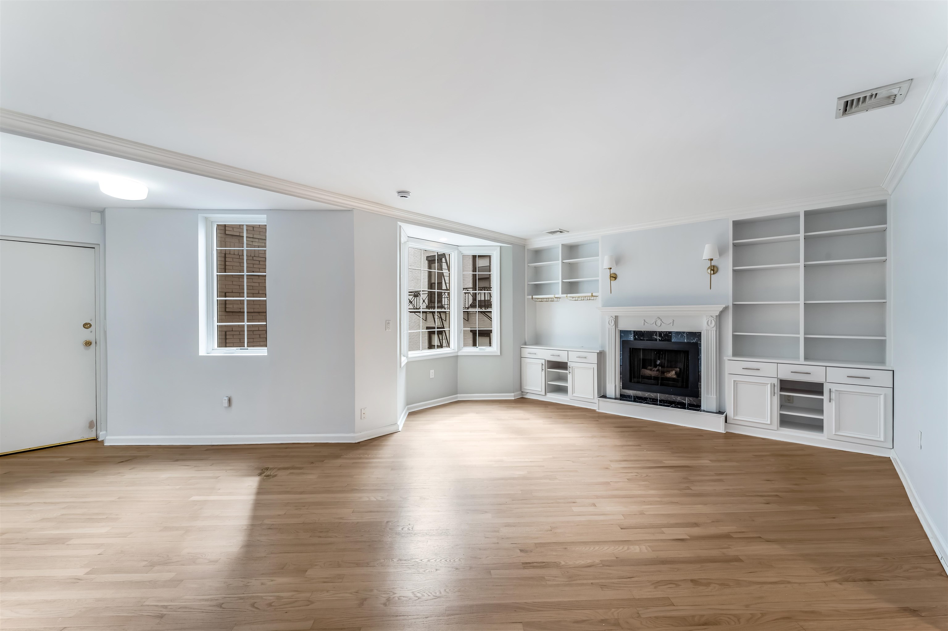 1108 Hudson St 4b Property Photo 4