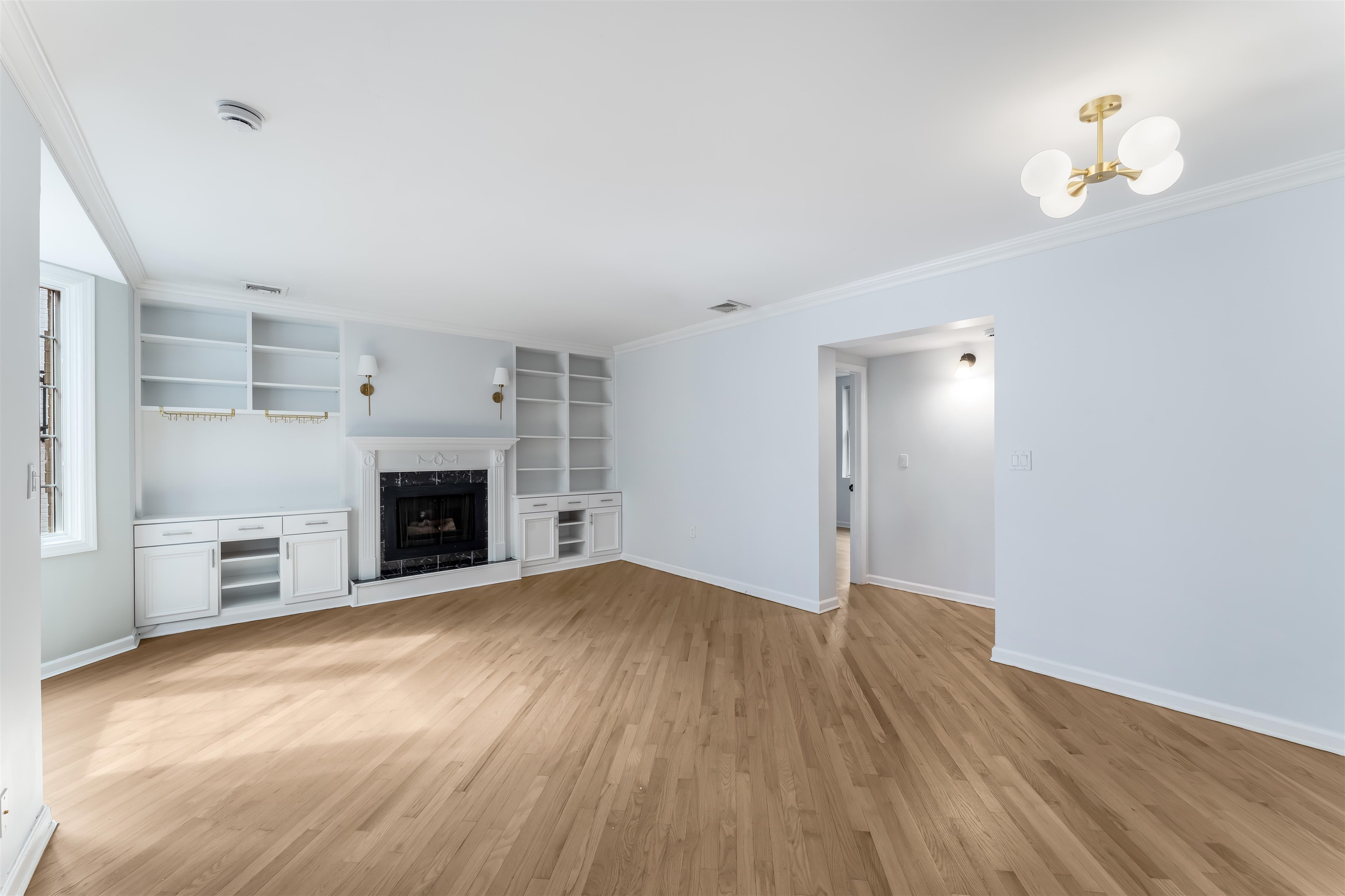 1108 Hudson St 4b Property Photo 6