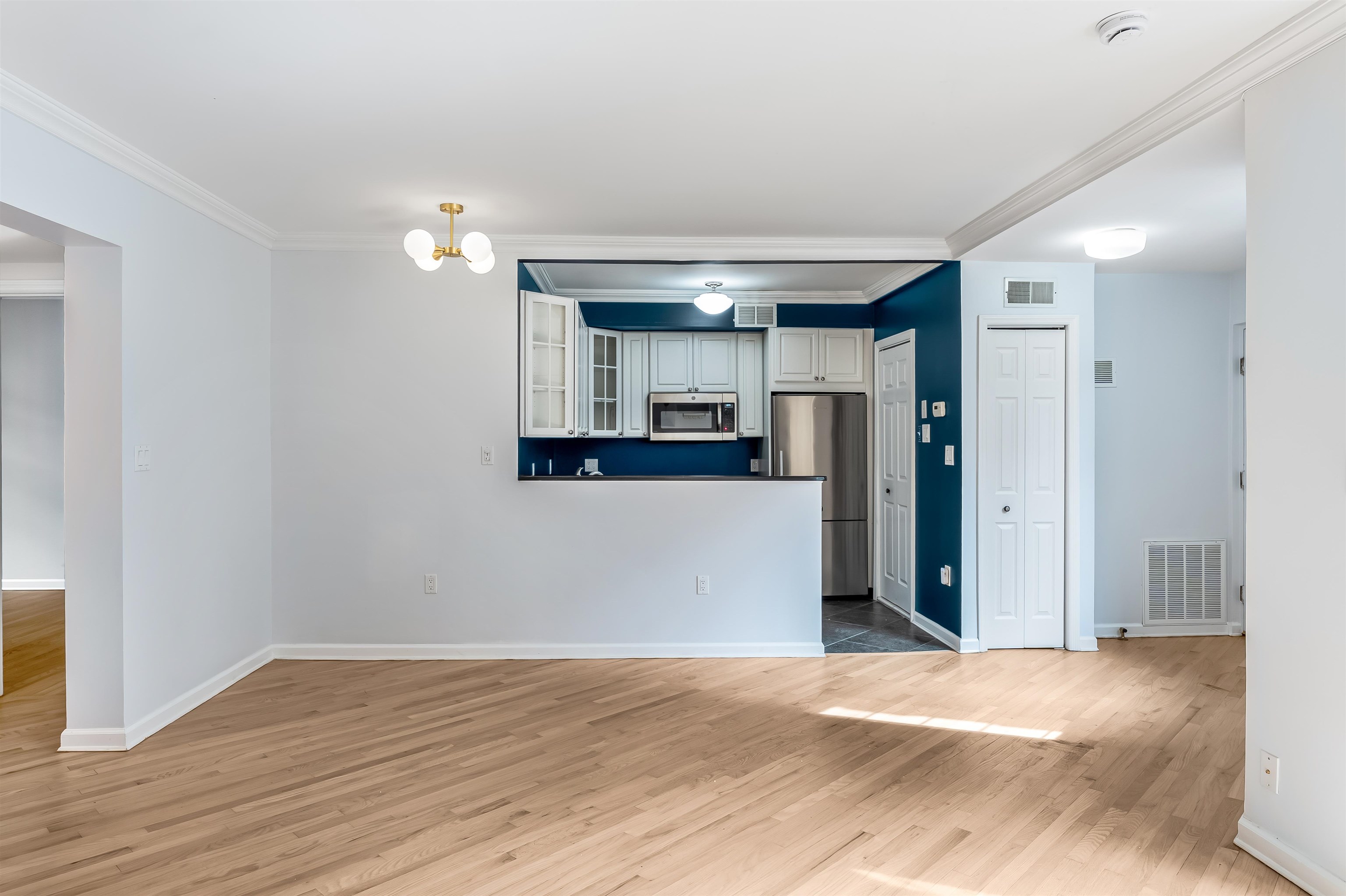 1108 Hudson St 4b Property Photo 9