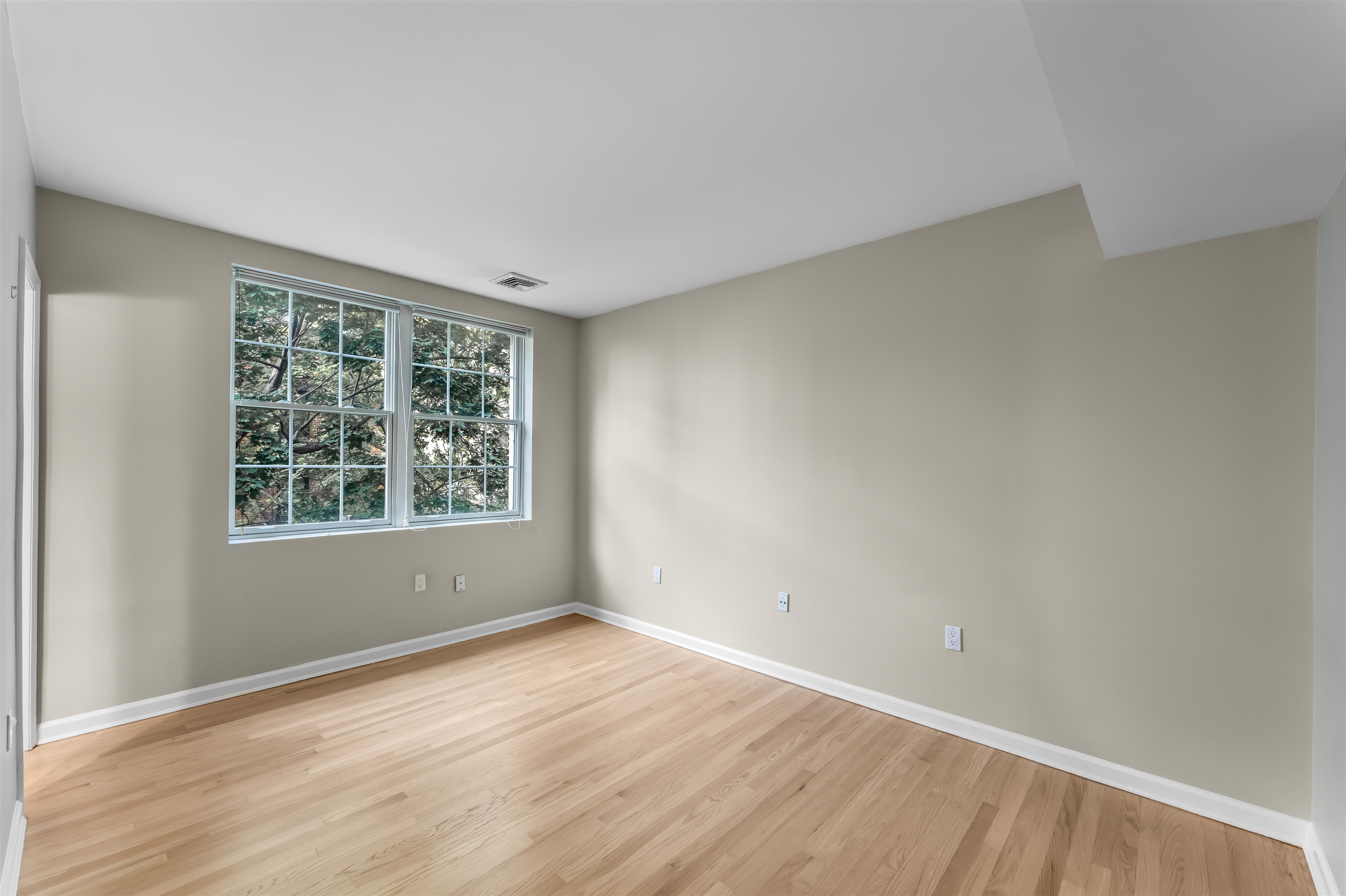1108 Hudson St 4b Property Photo 16