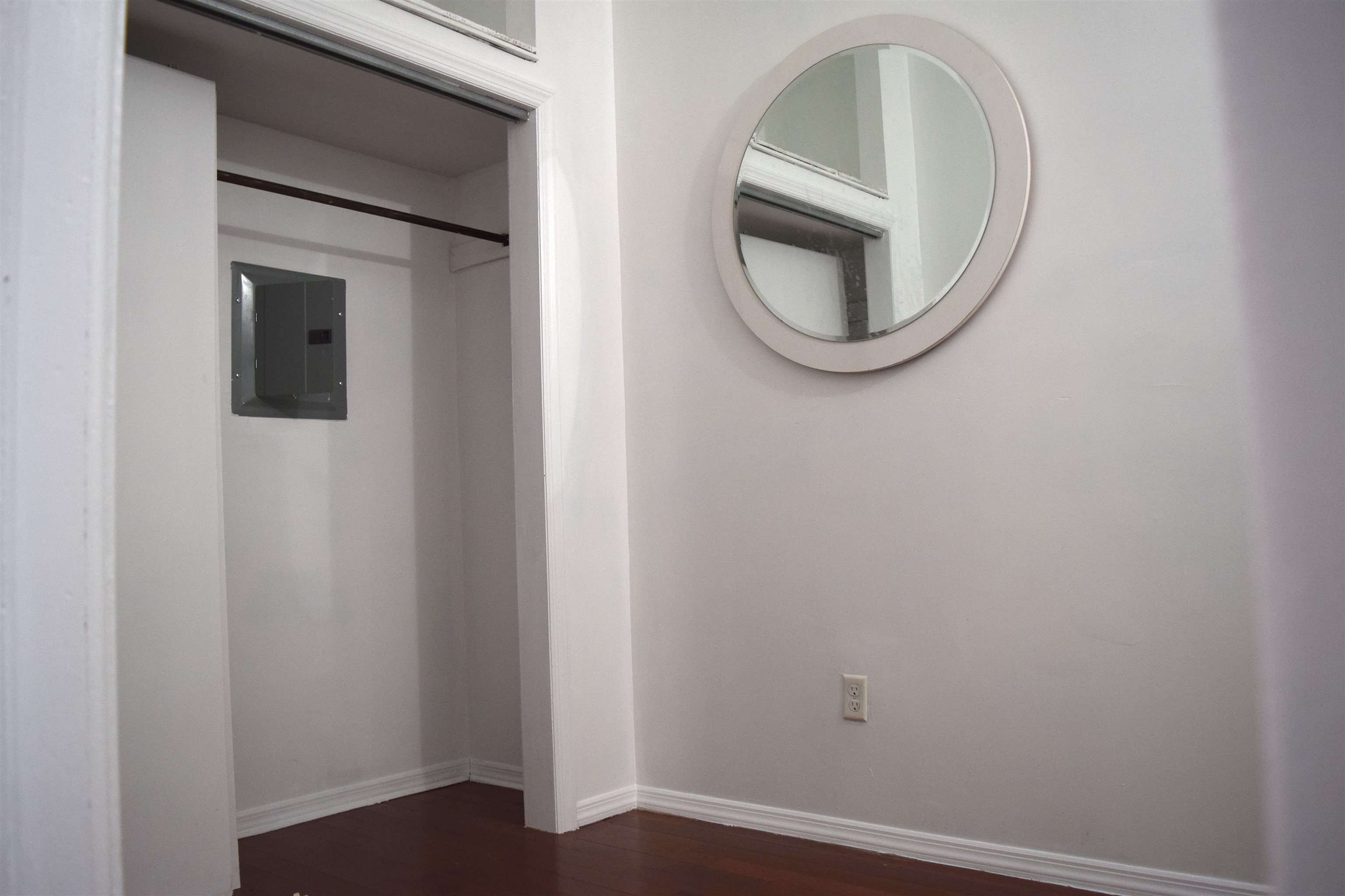 75 Laidlaw Ave 1r Property Photo 9