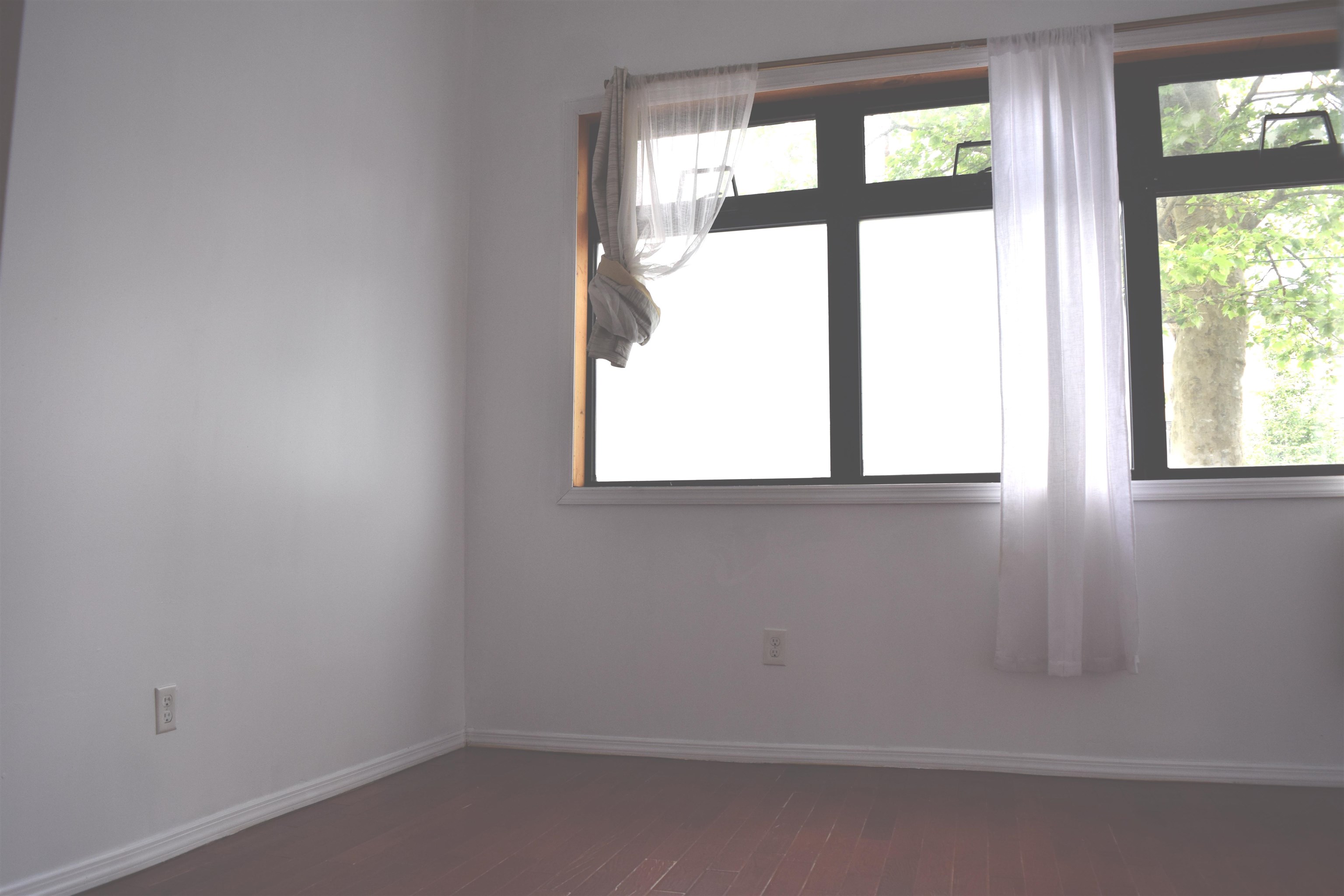 75 Laidlaw Ave 1r Property Photo 13