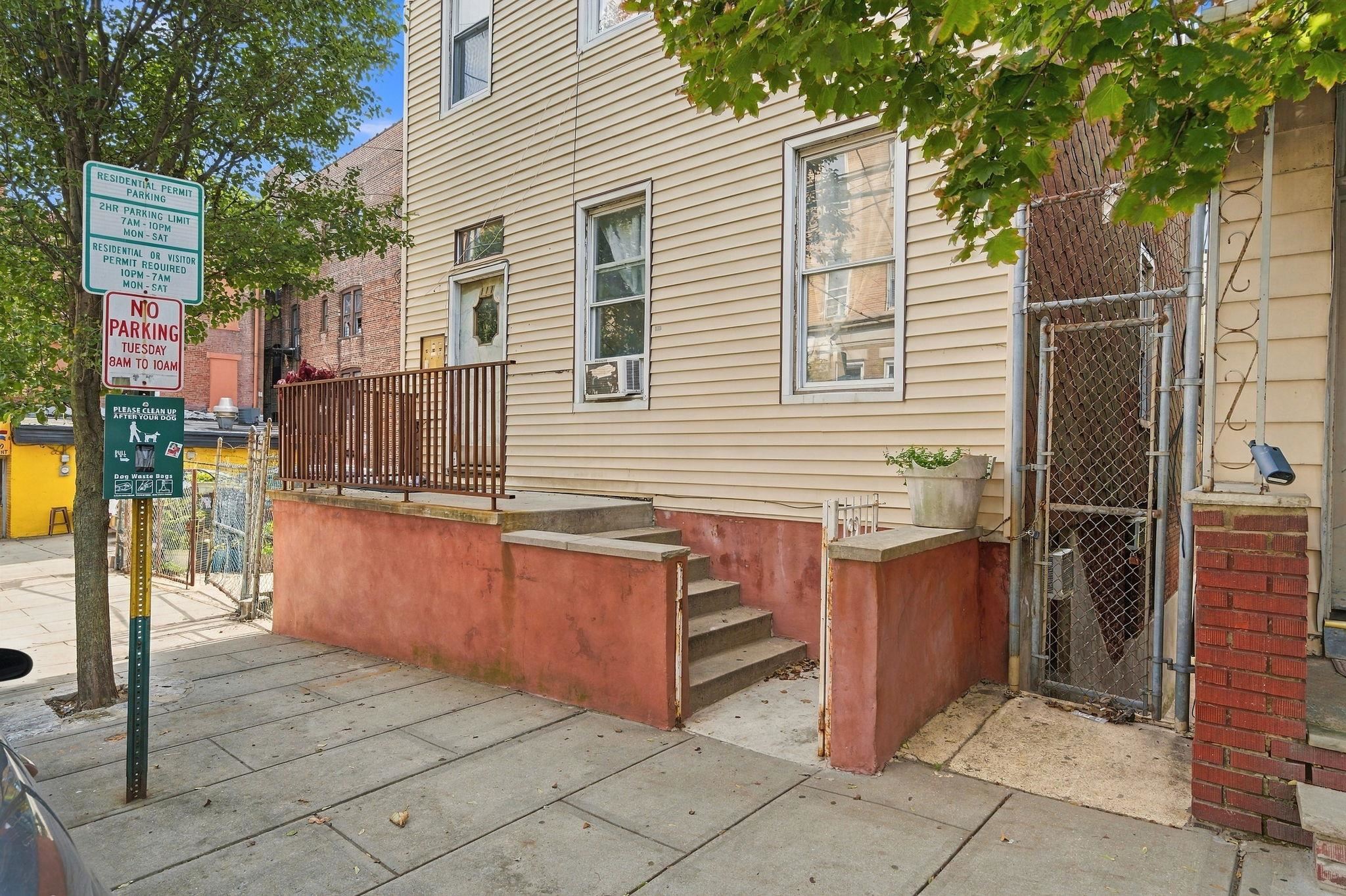 111 34th St Property Photo 4
