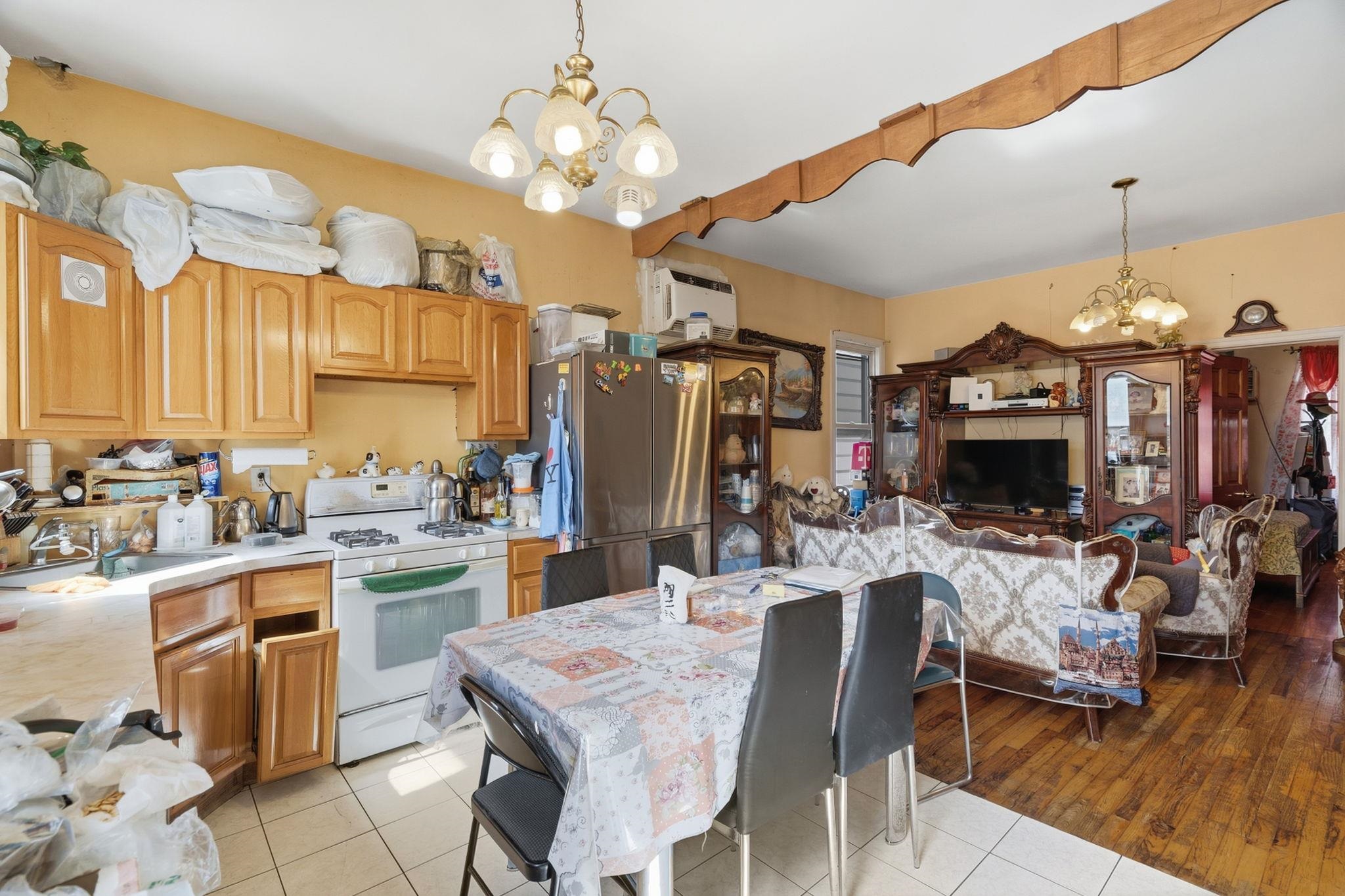 111 34th St Property Photo 6