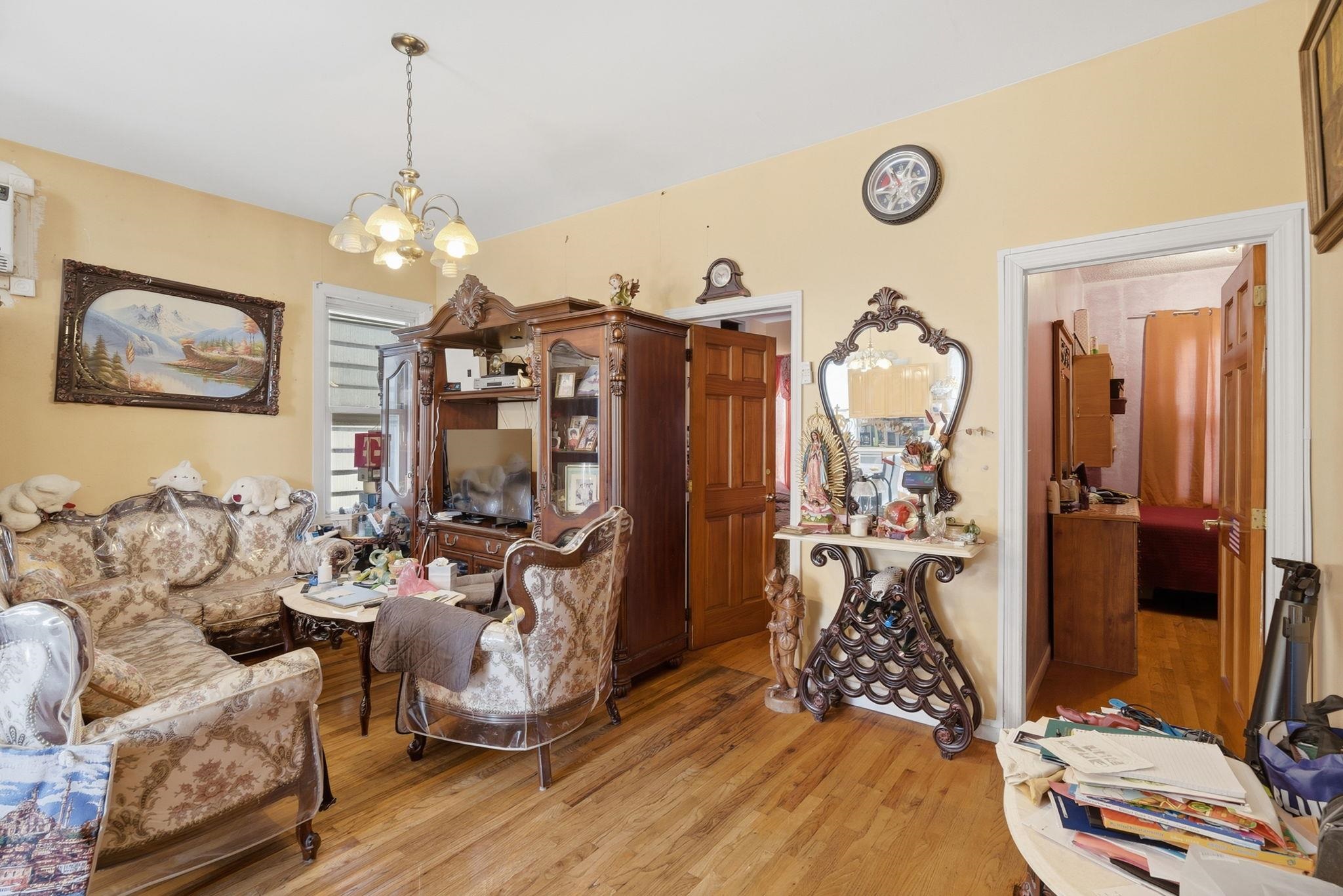 111 34th St Property Photo 7