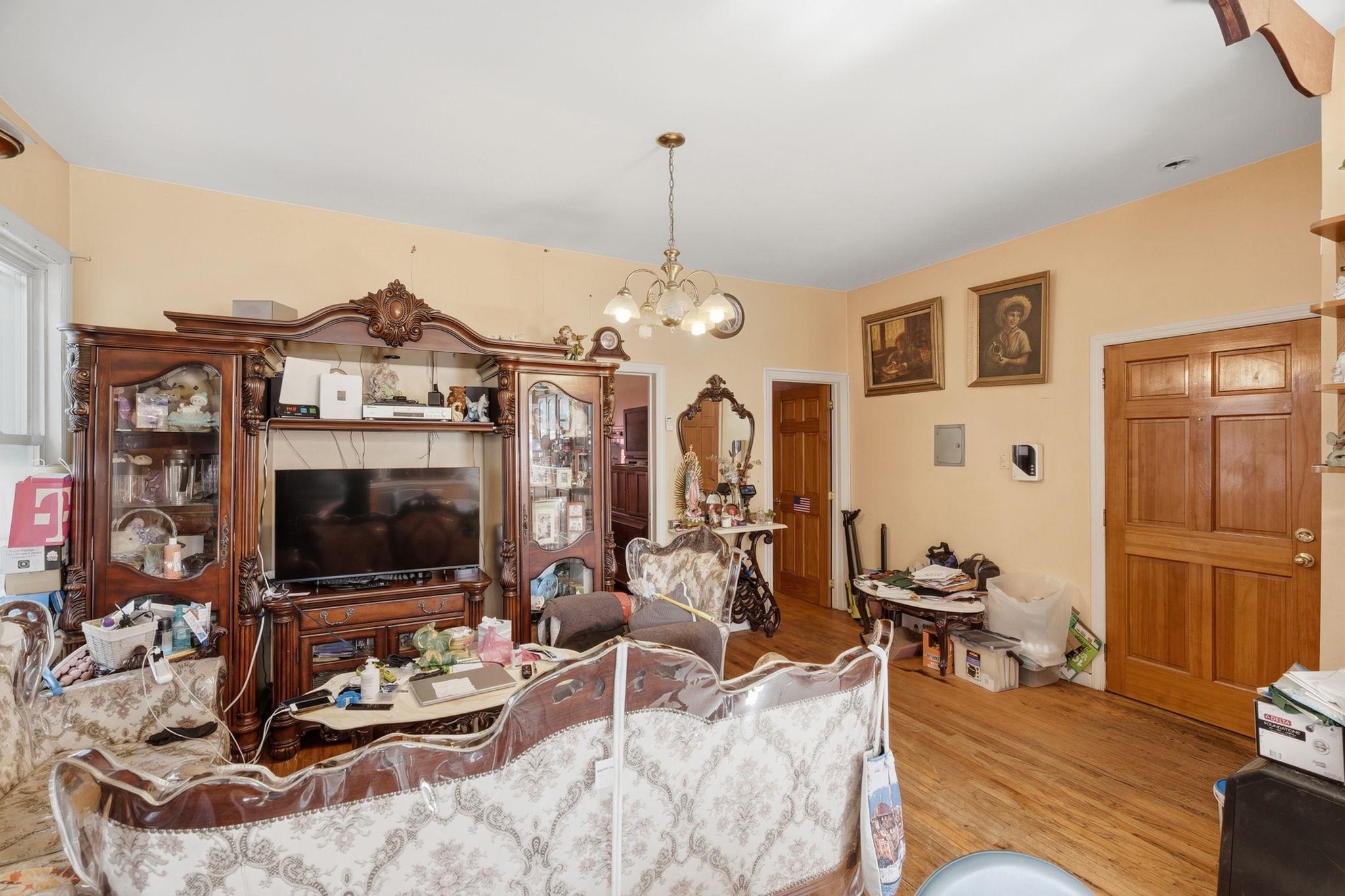 111 34th St Property Photo 9