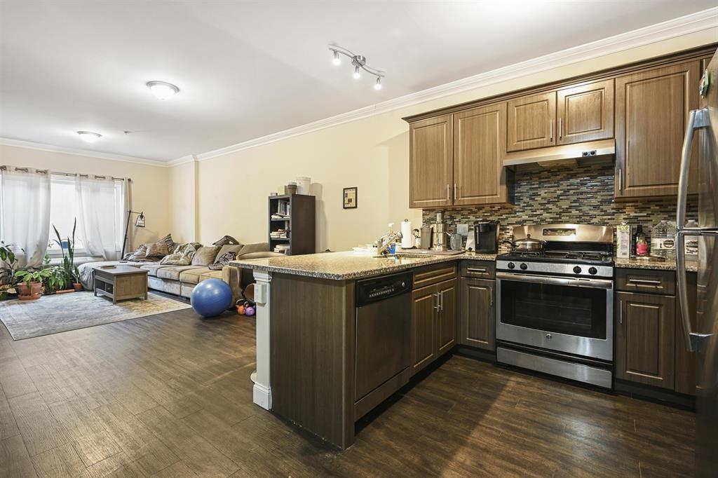 3611 PARK AVE 206 Property Photo 1