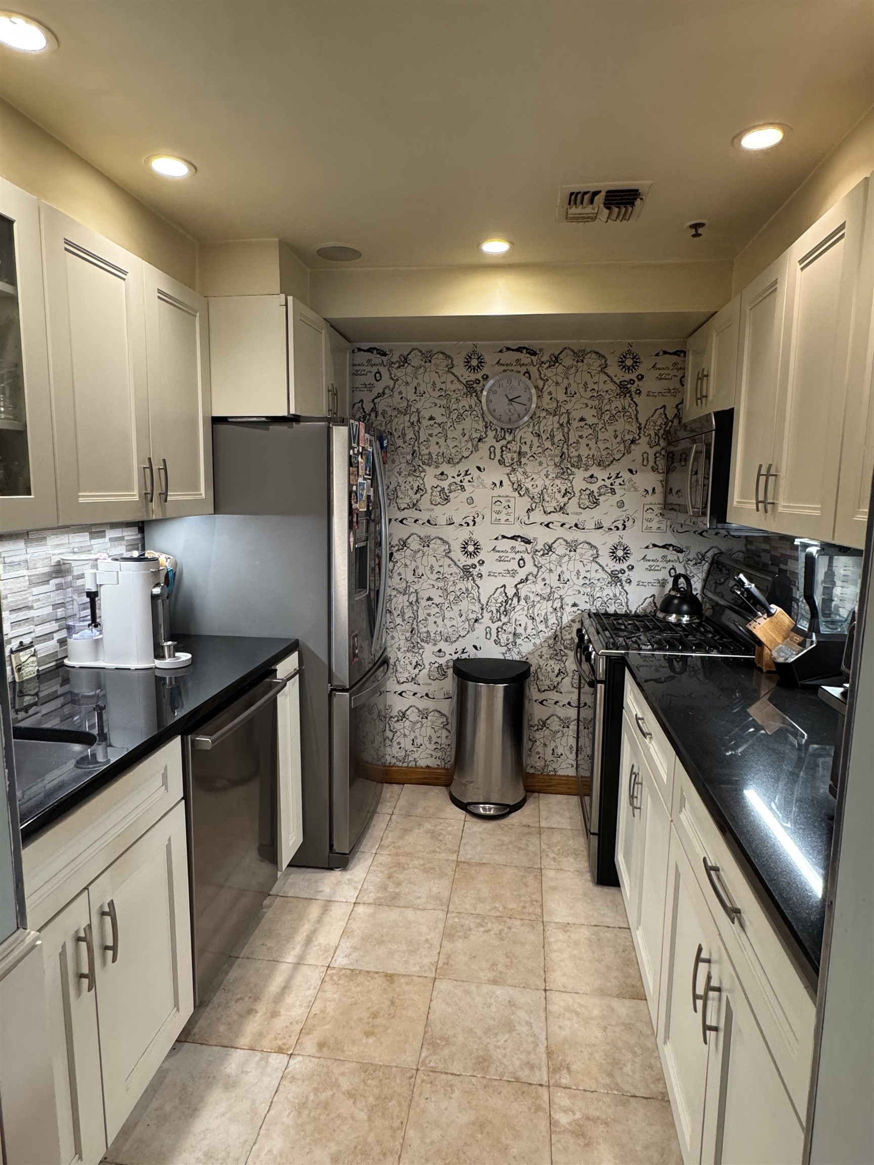 72 Park Ave 3b Property Photo 3