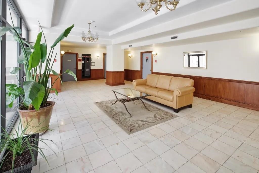 72 Park Ave 3b Property Photo 8