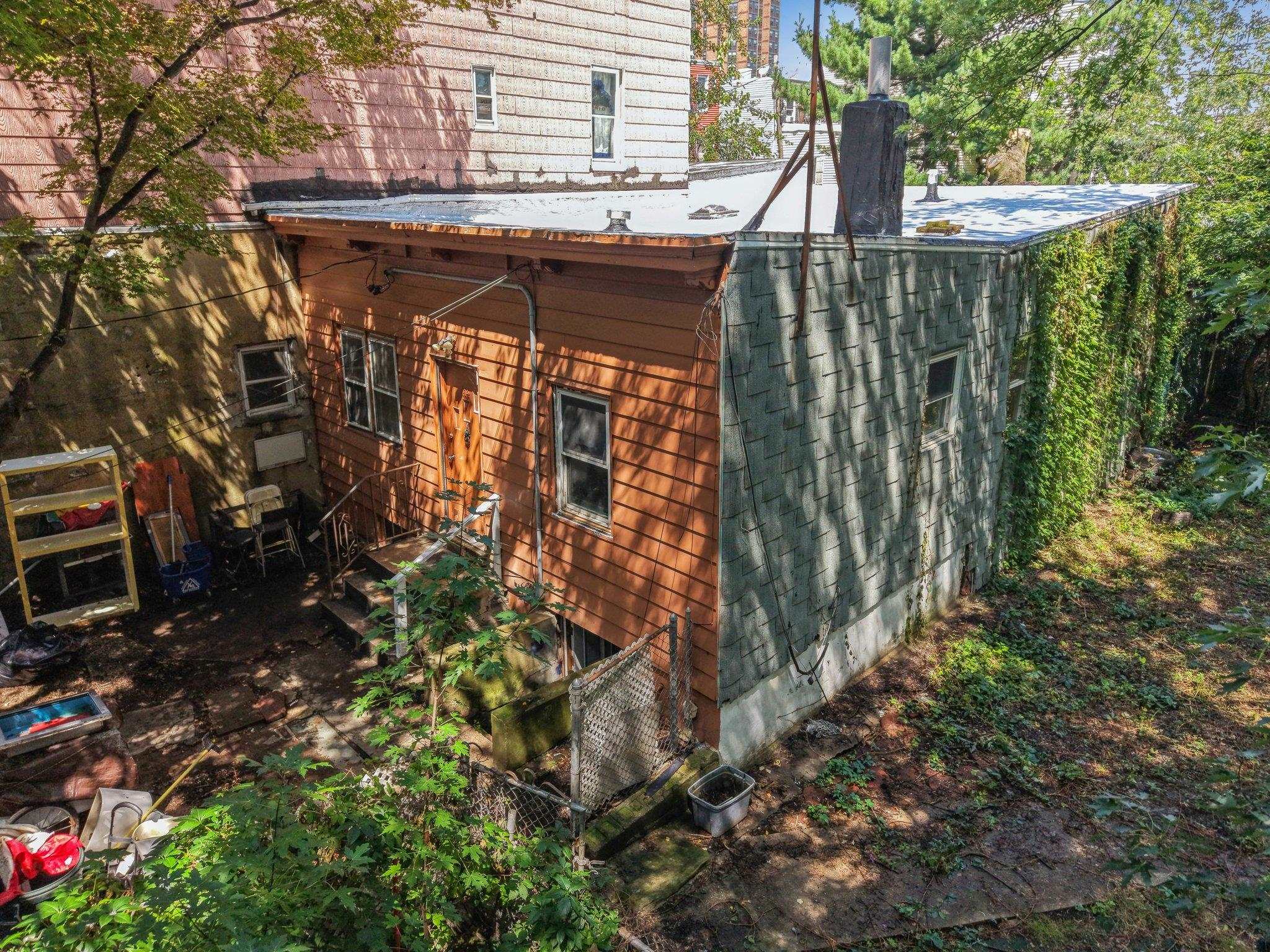 414 Monastery Pl Rear Property Photo 2