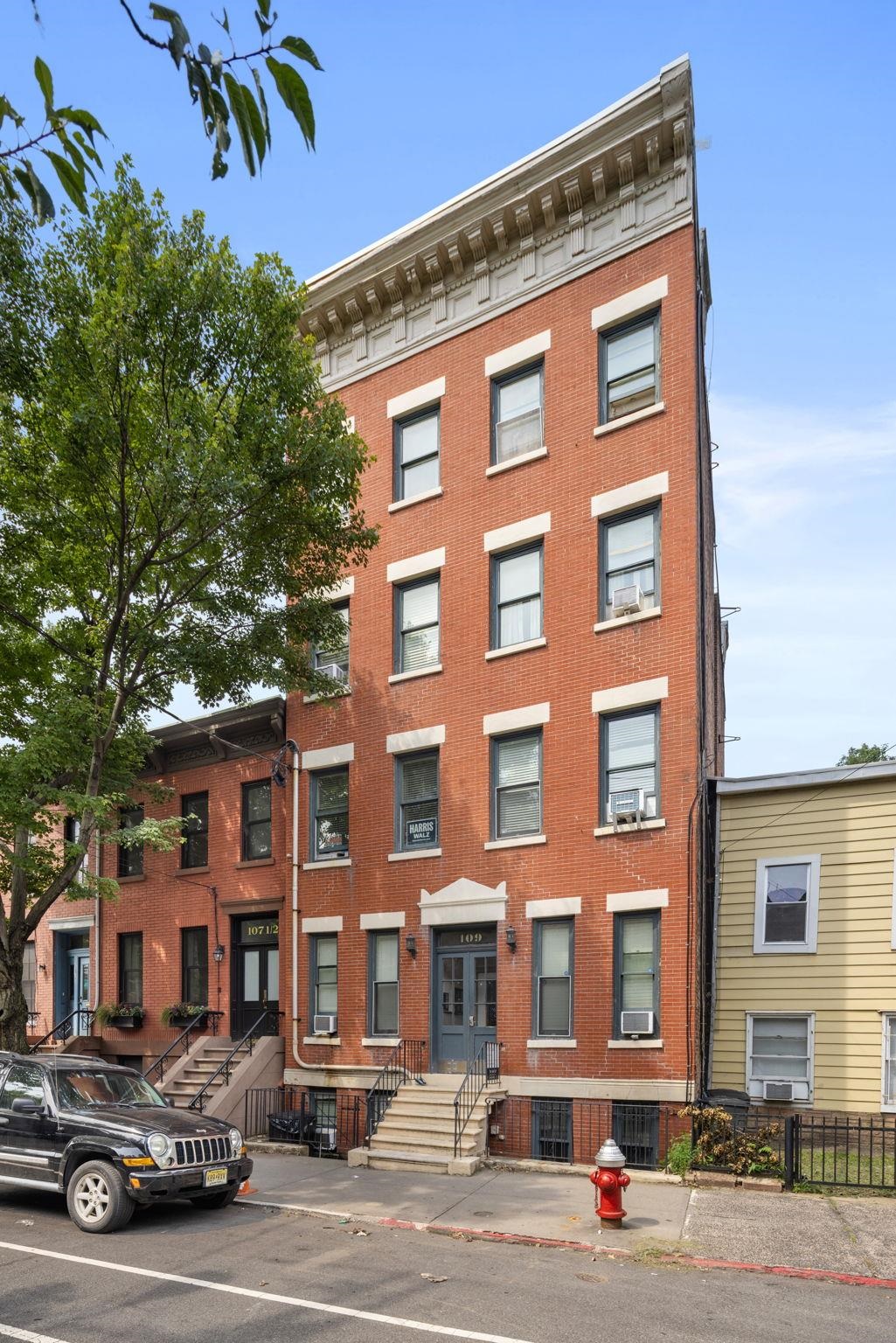 109 ERIE ST 3R Property Photo 1