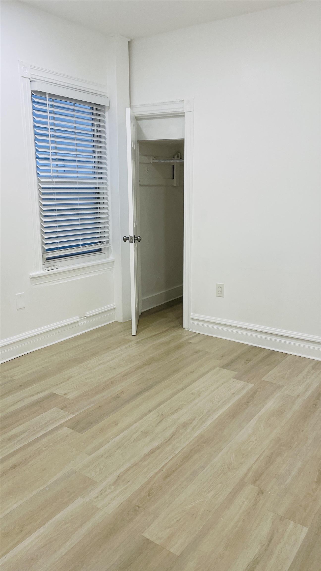 22 West 35th St 1 Property Photo 17