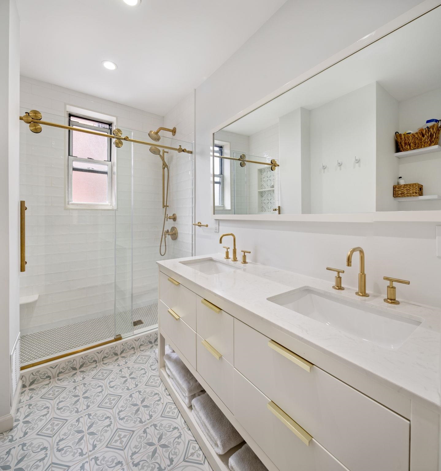 1000 Hudson St 204 Property Photo 14