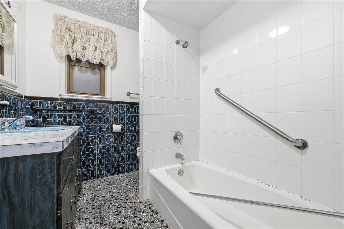 98 West 47th St 2 Property Photo 14