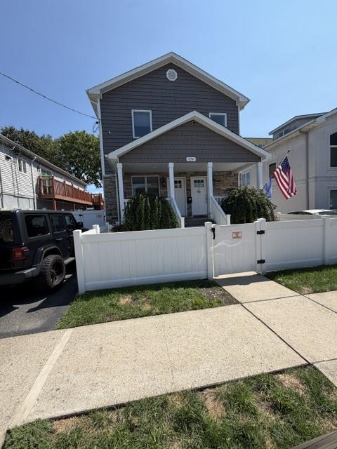 774 6TH ST 2 Property Photo 1