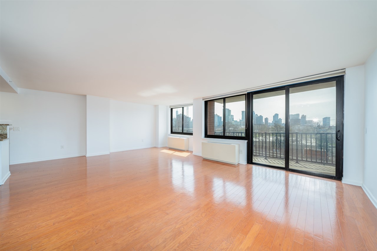 700 Grove St 6g Property Photo 2