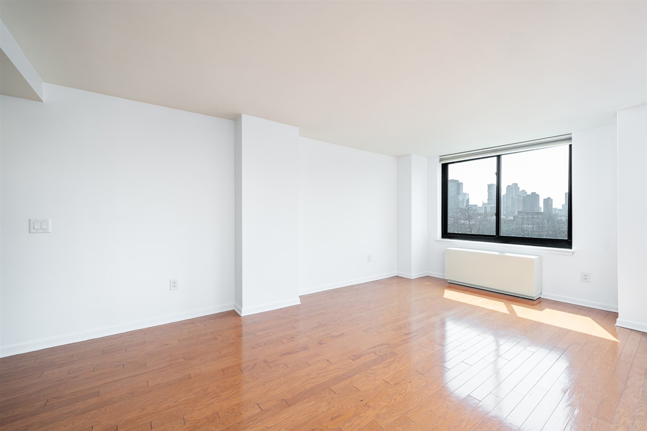 700 Grove St 6g Property Photo 5
