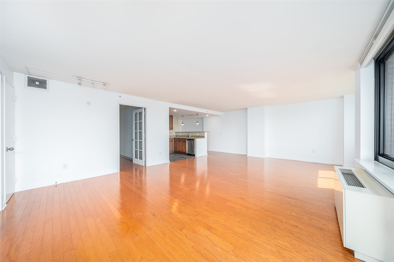 700 Grove St 6g Property Photo 10