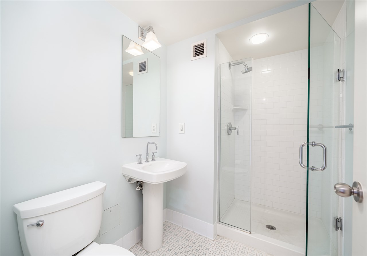 700 Grove St 6g Property Photo 11