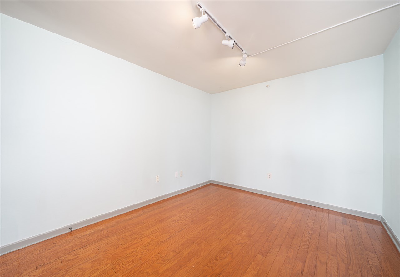 700 Grove St 6g Property Photo 12