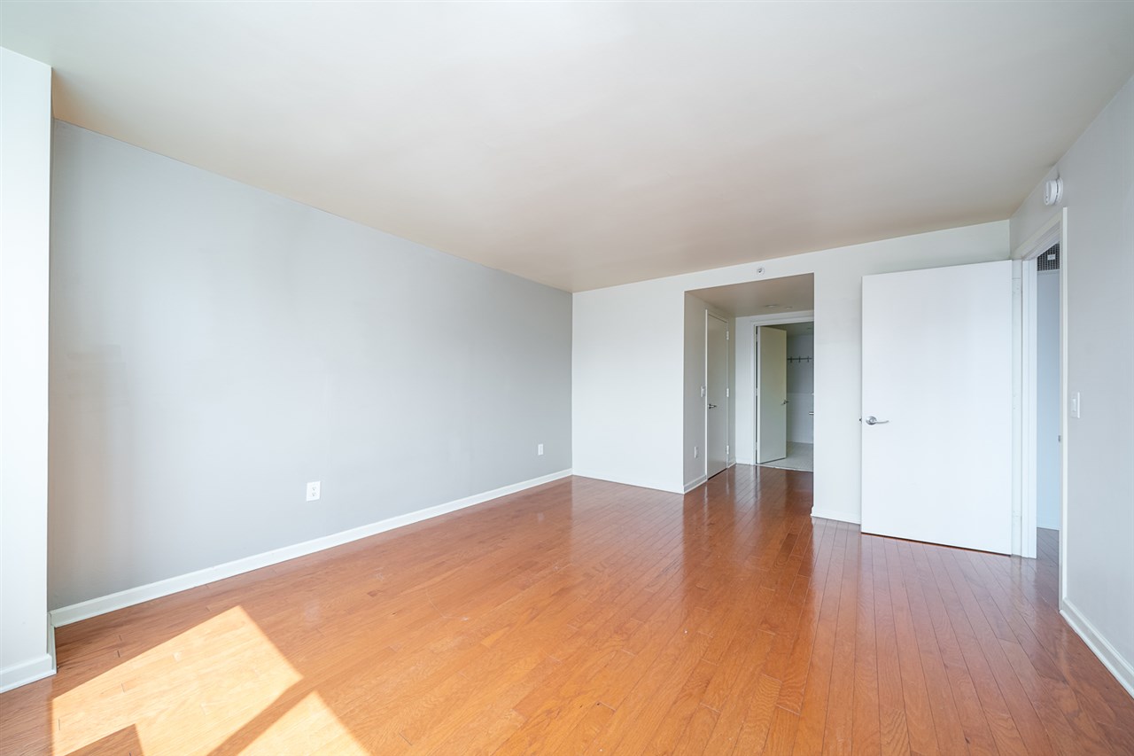 700 Grove St 6g Property Photo 14