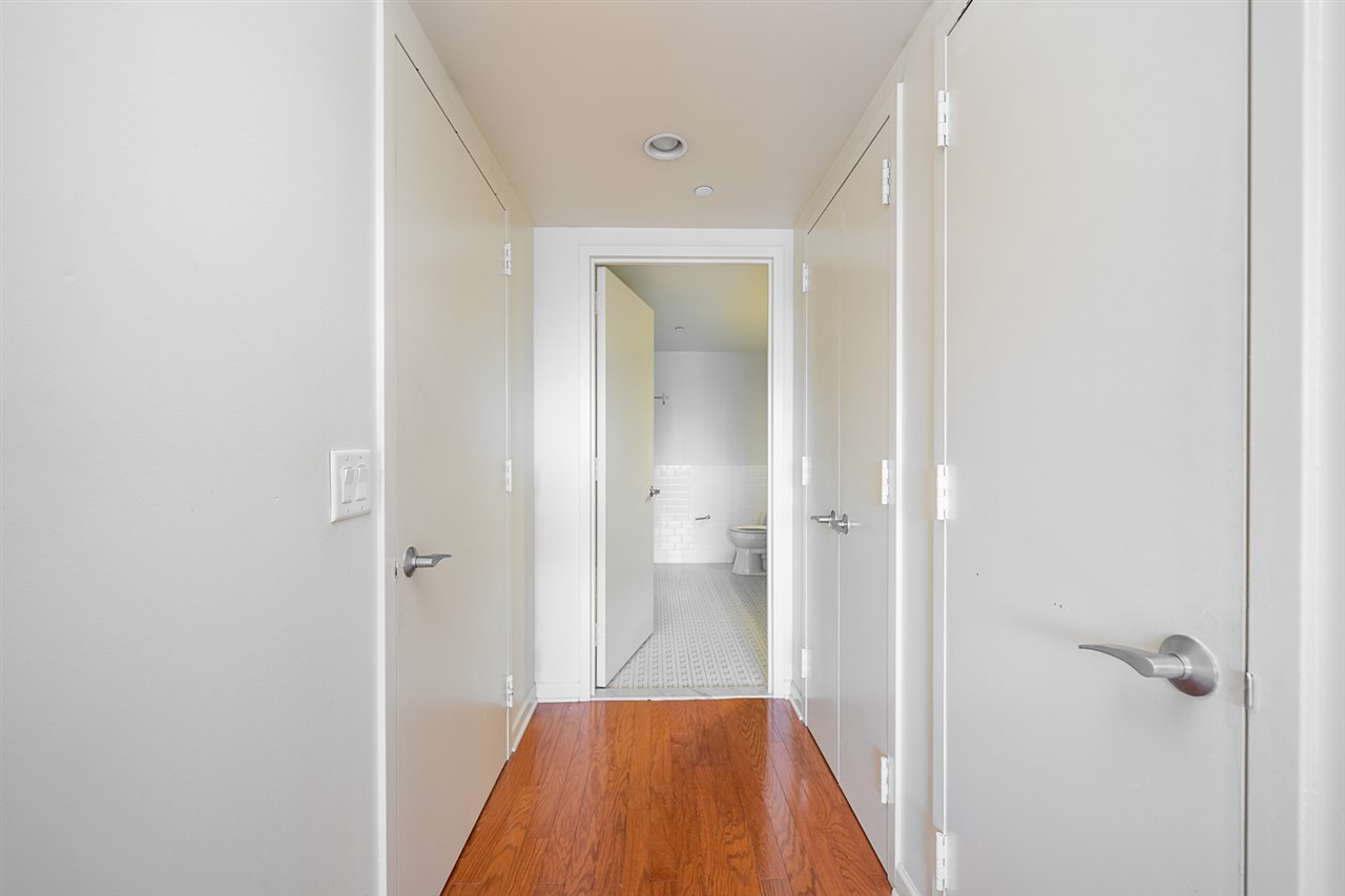 700 Grove St 6g Property Photo 15