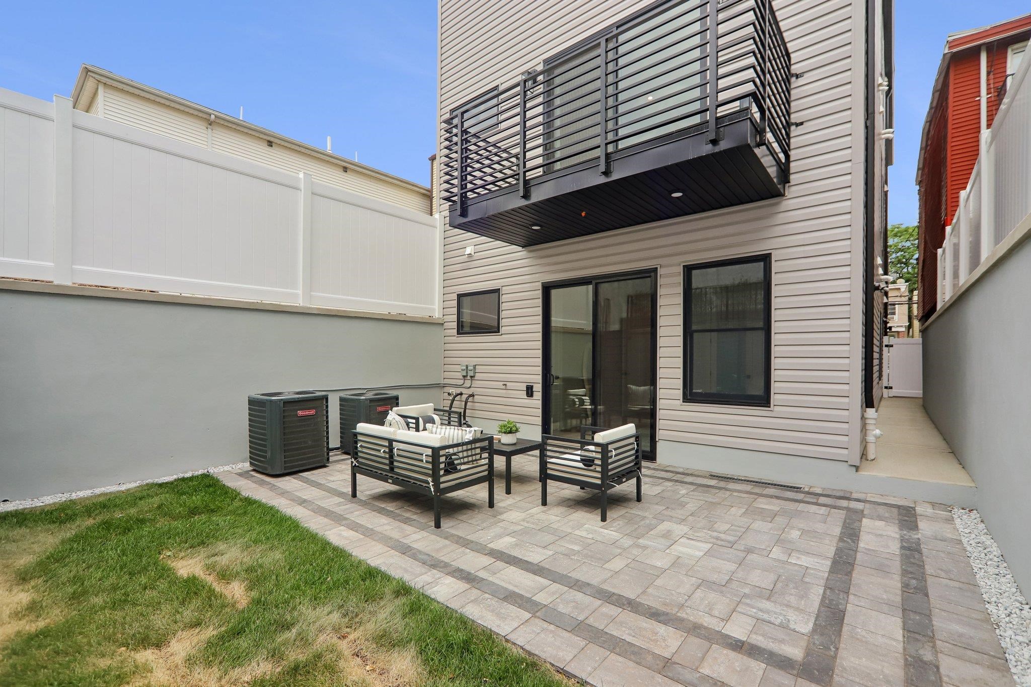 78 Zabriskie St 1 Property Photo 15