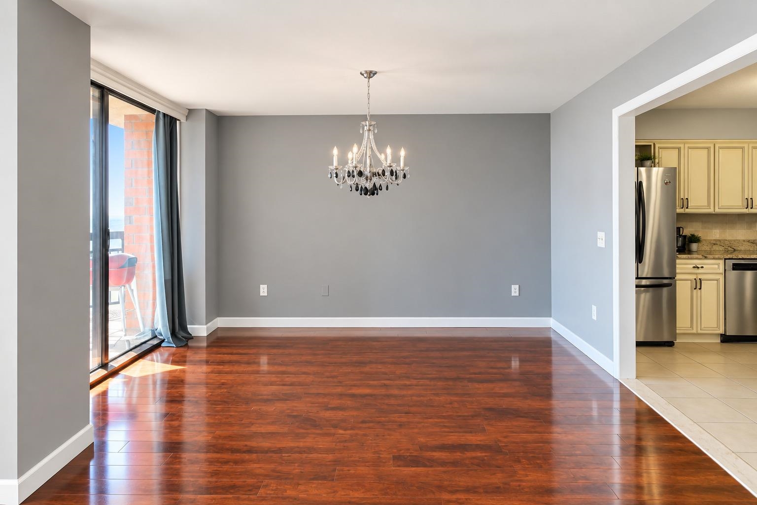1328 Harmon Cove Tower Property Photo 4