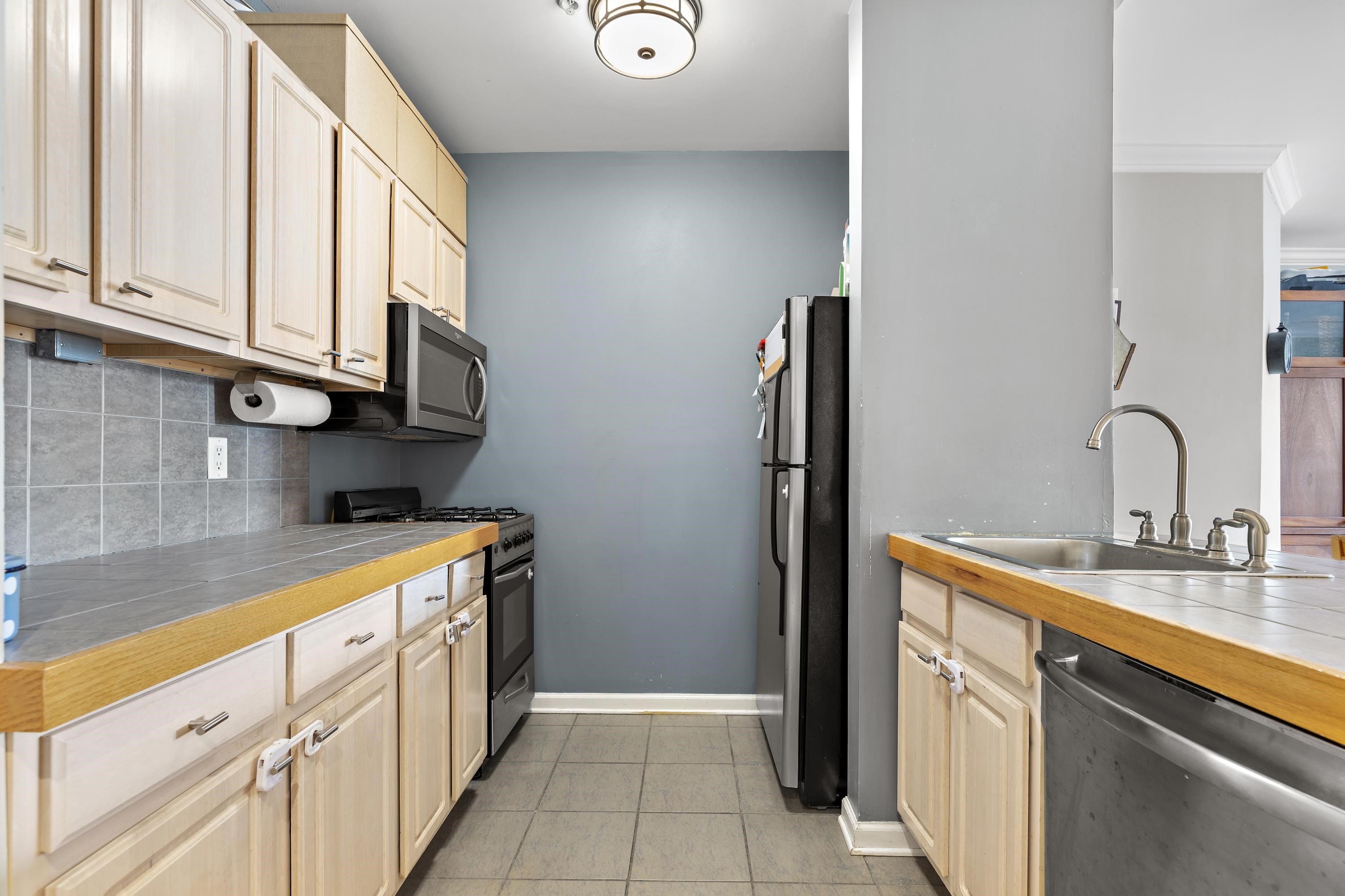 510 Monroe St 406 Property Photo 7