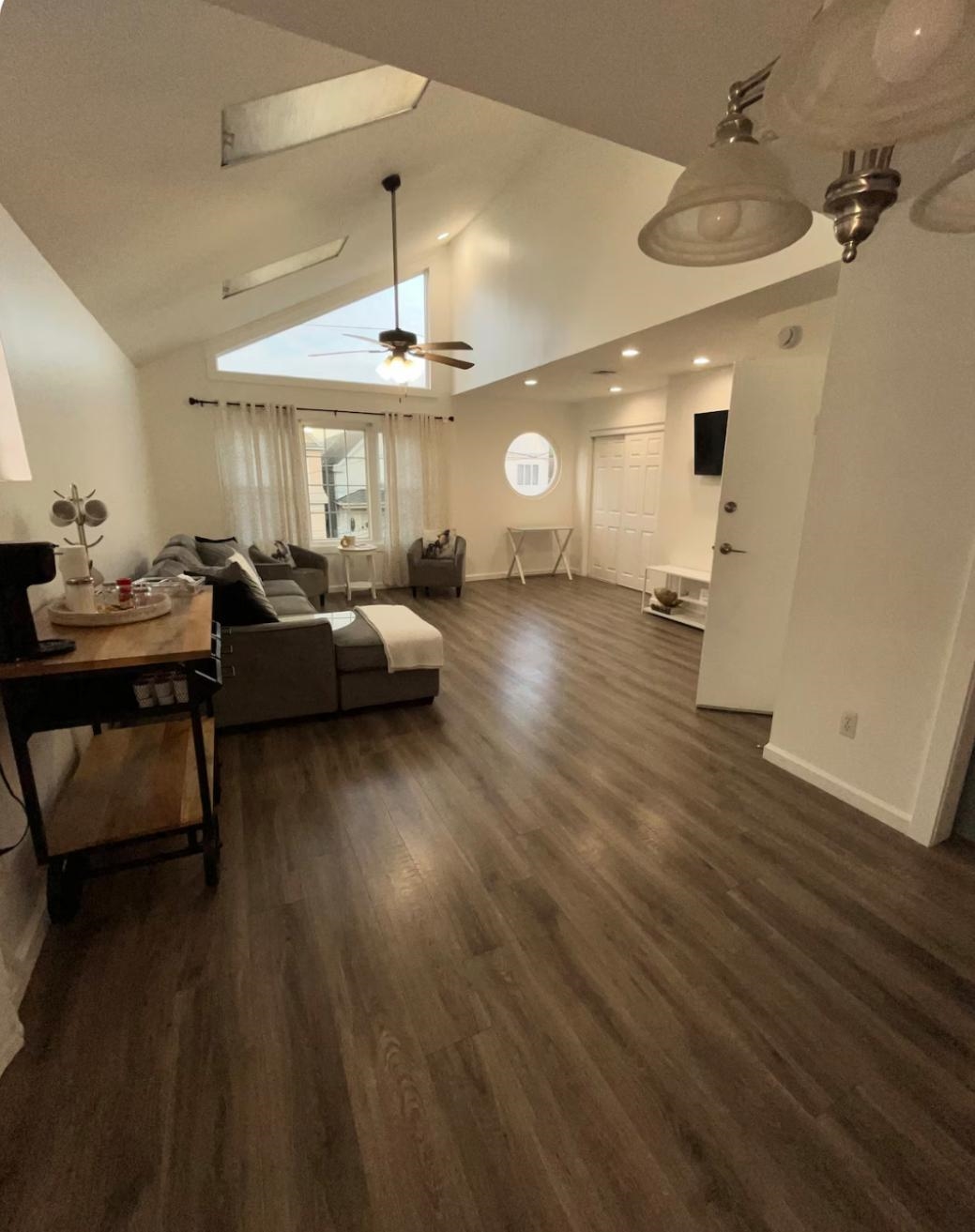 128 West 45th St 2 Property Photo 8