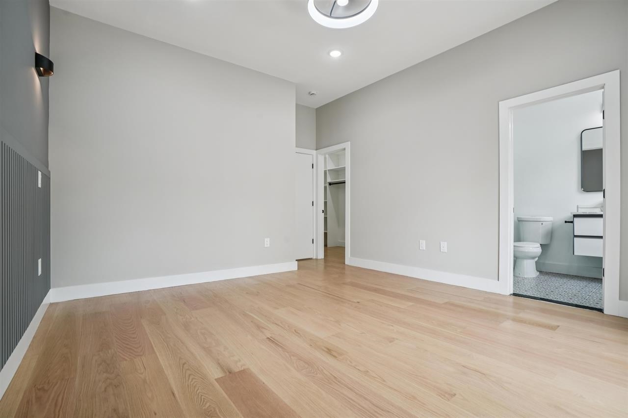 68 Thorne St 2 Property Photo 6