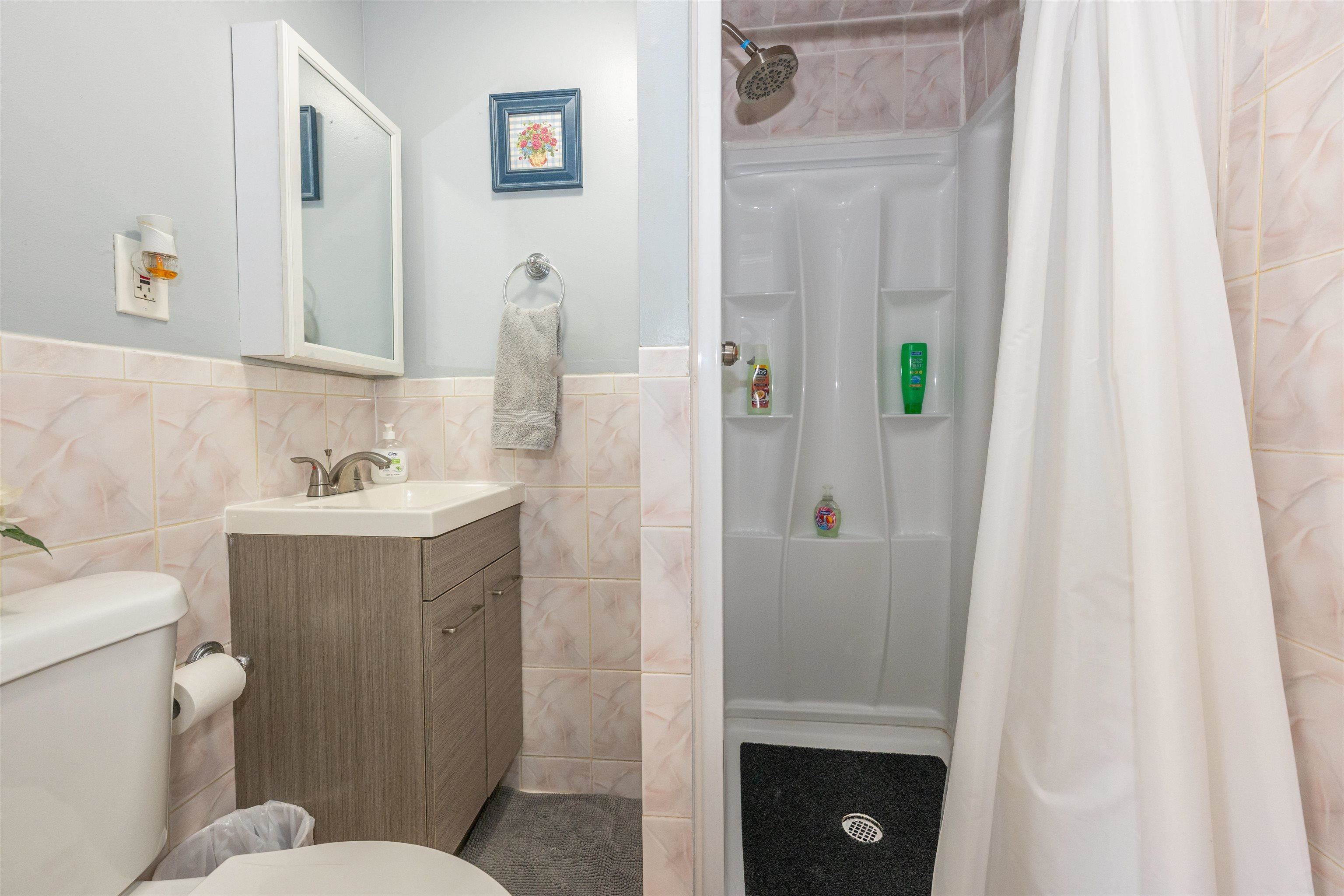 607 22nd St 1 Property Photo 5