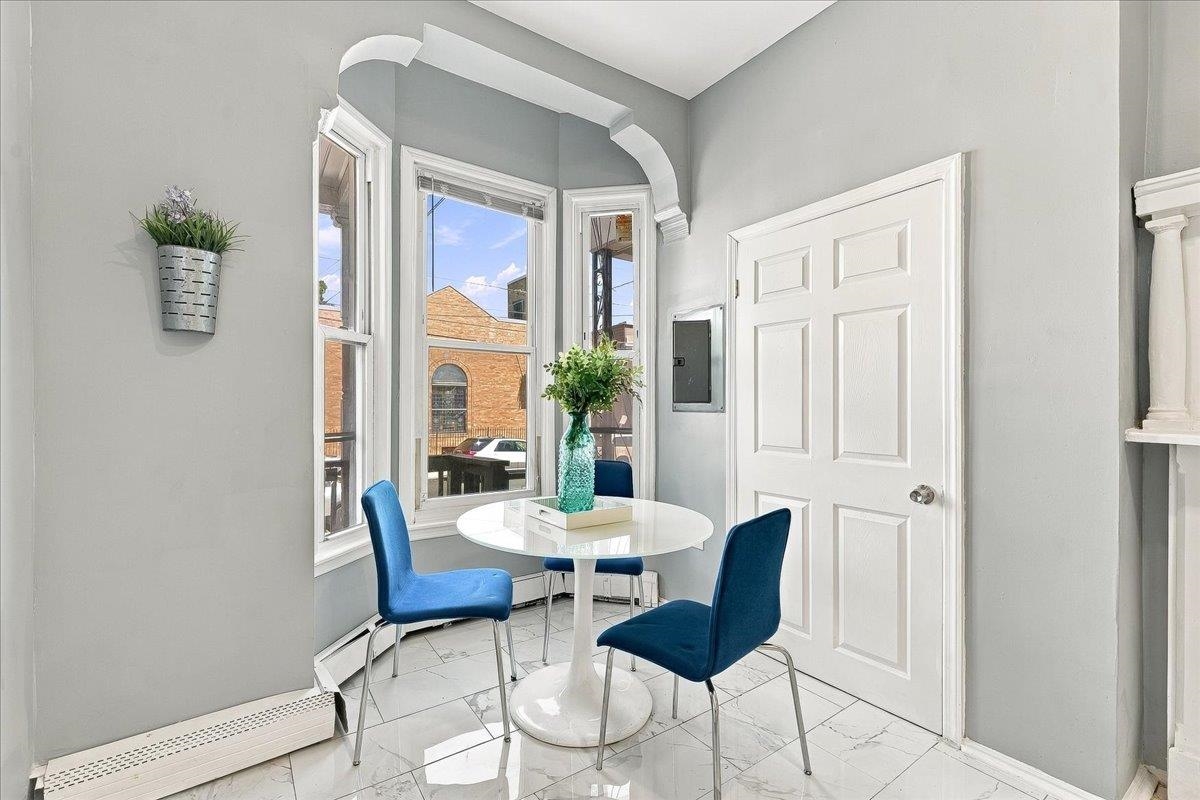 363 Forrest St Property Photo 4