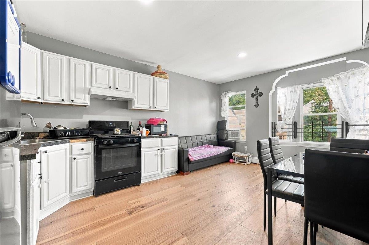 363 Forrest St Property Photo 17
