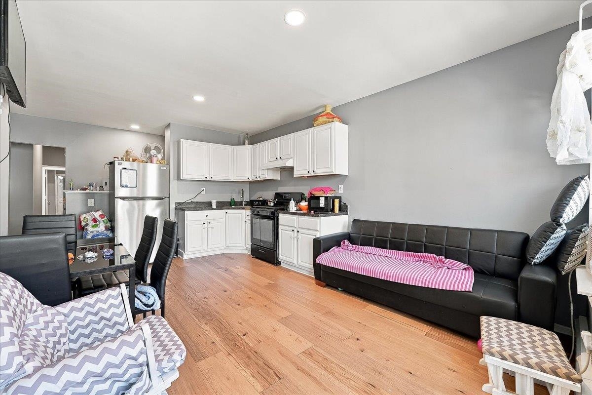363 Forrest St Property Photo 18
