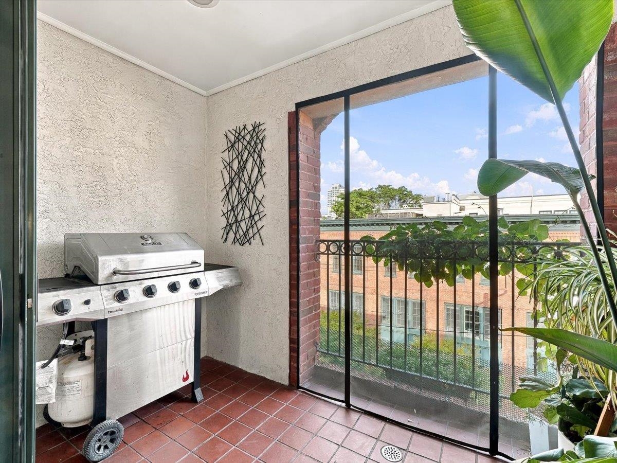 102 Park Ave 4 Property Photo 6