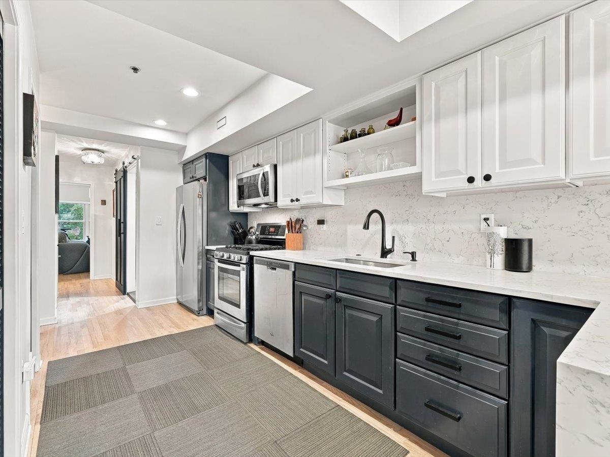 102 Park Ave 4 Property Photo 9