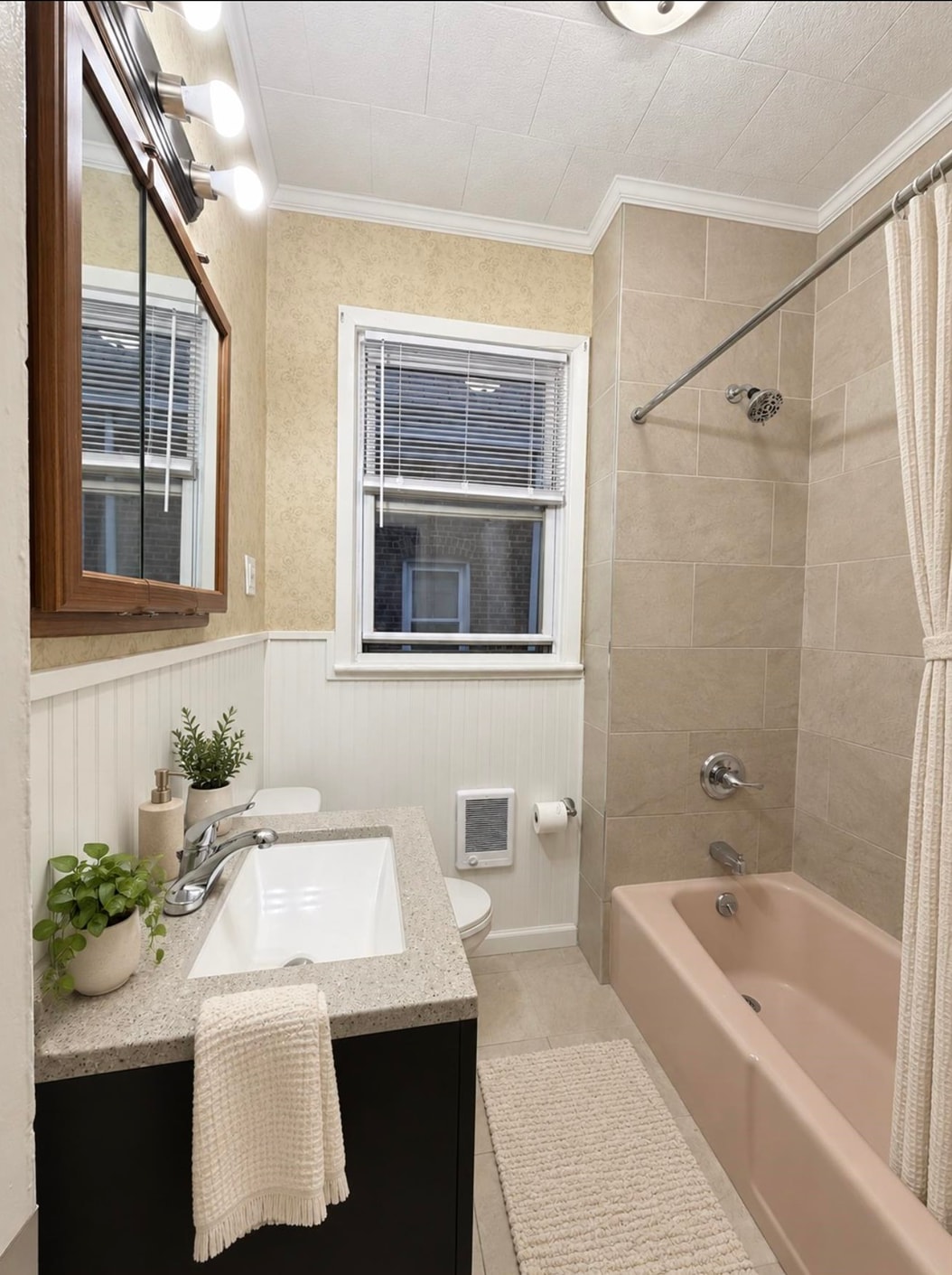 143 West 30th St 2 Property Photo 7