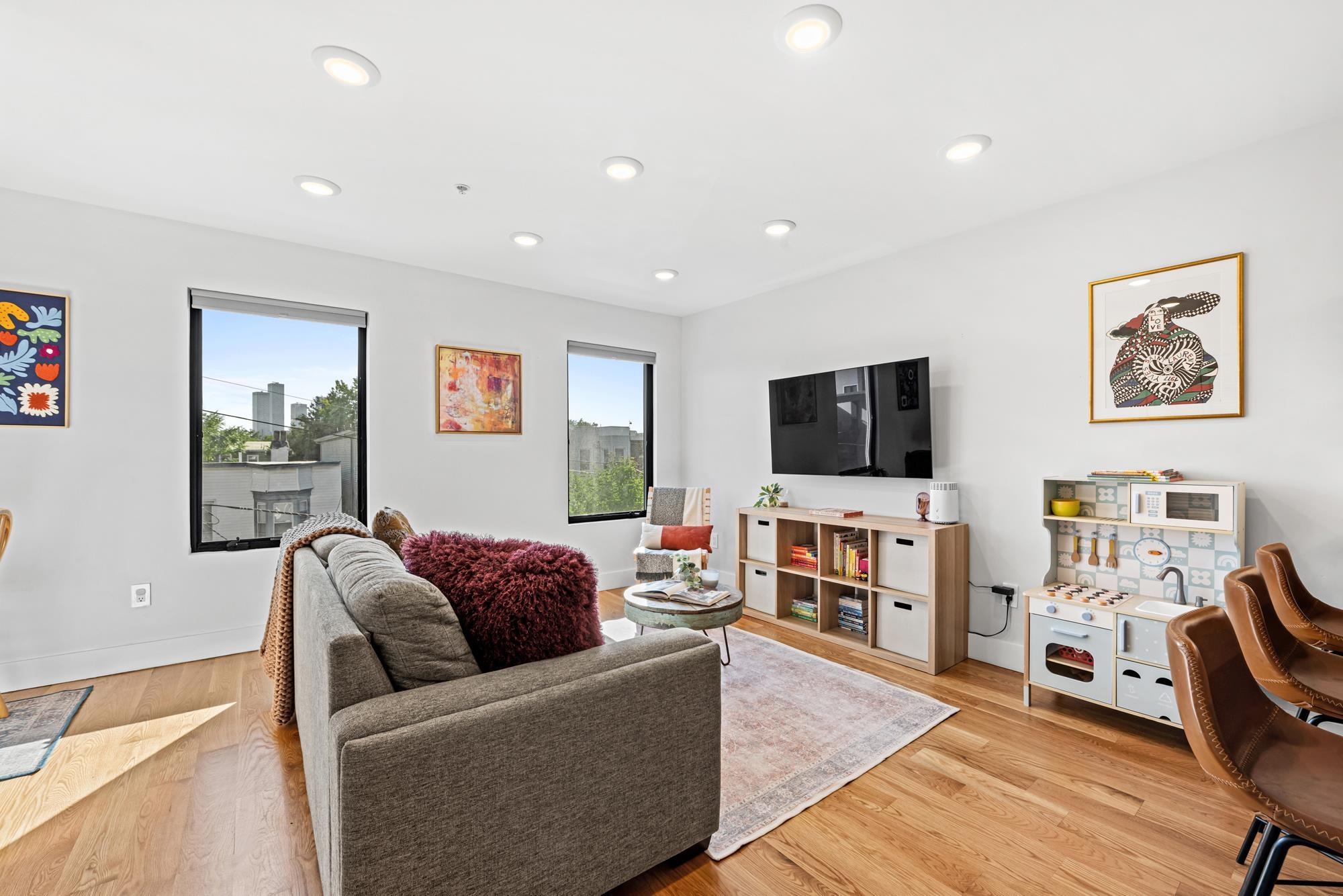 22 Lincoln St 3 Property Photo 3