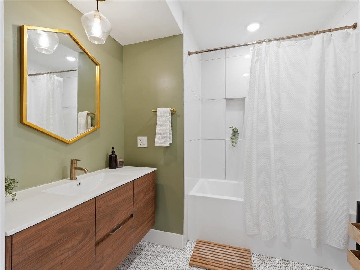 22 Lincoln St 3 Property Photo 27