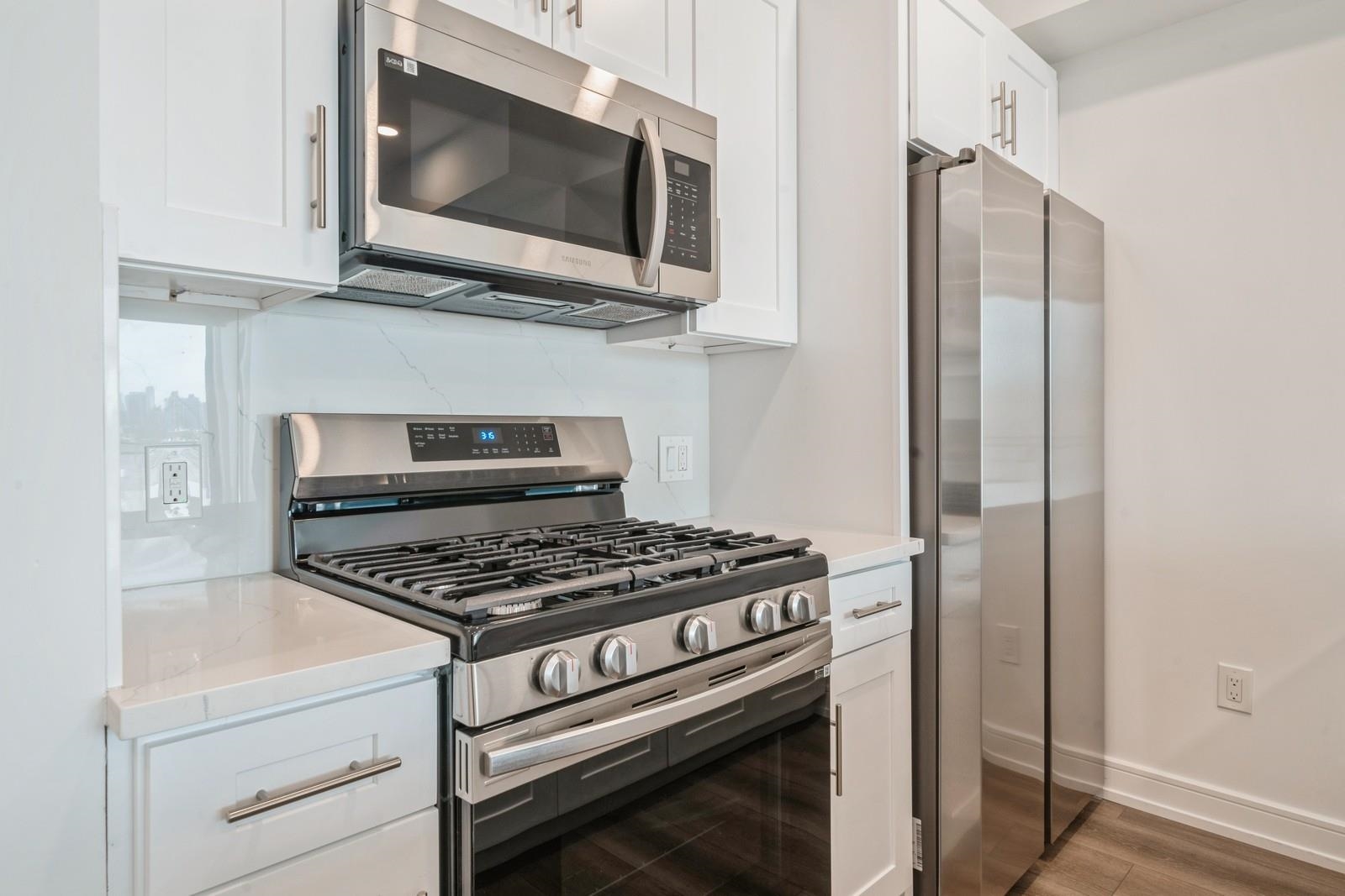 32 Jones St 403 Property Photo 6