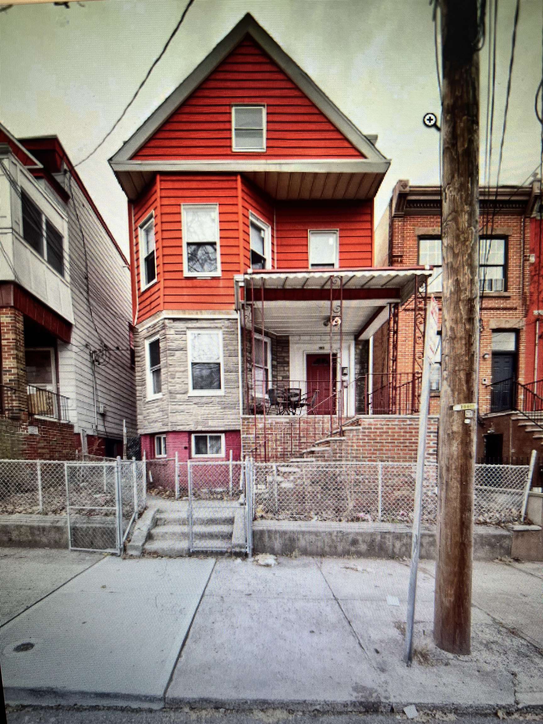 193 CLERK ST 2 Property Photo 1