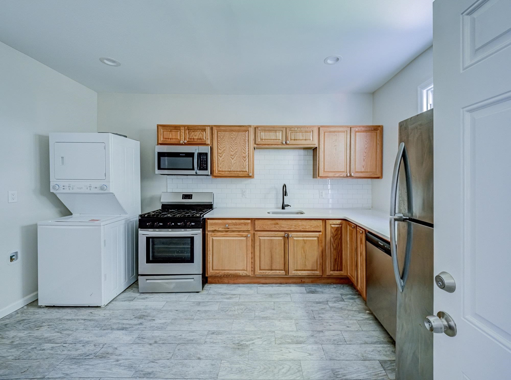 193 Clerk St 2 Property Photo 3