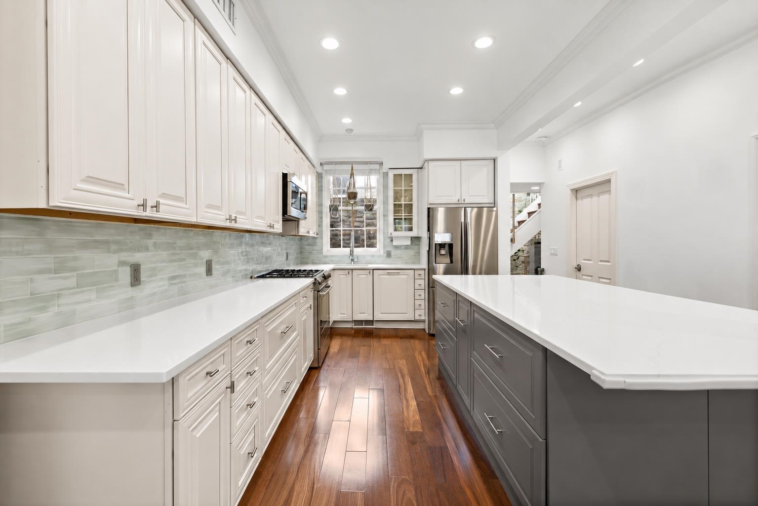 147 Manhattan Ave Property Photo 6