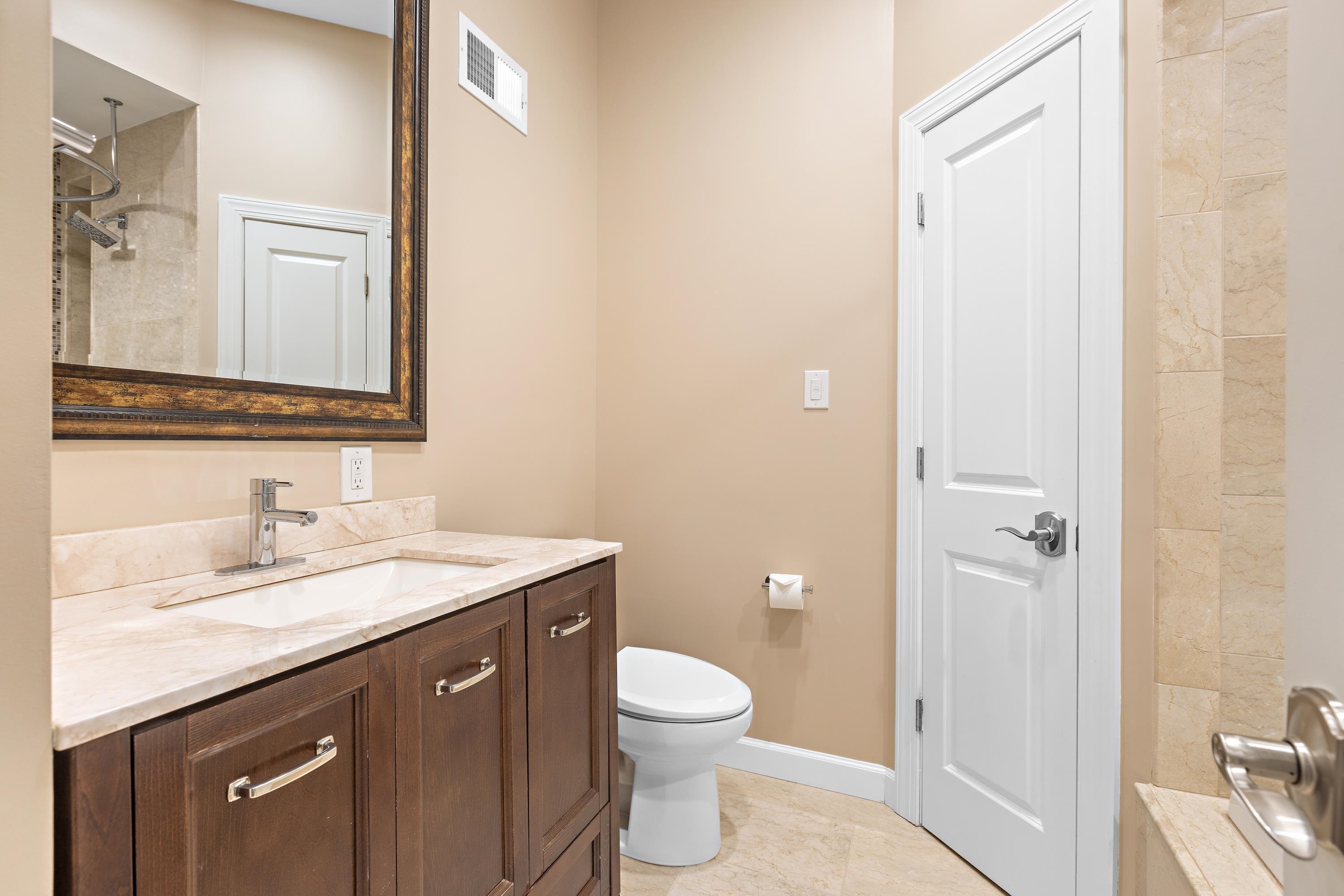 147 Manhattan Ave Property Photo 10