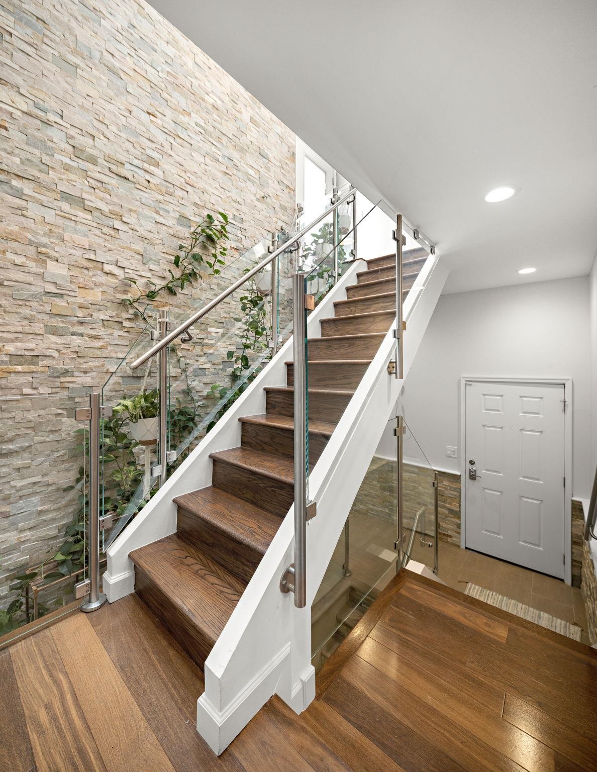 147 Manhattan Ave Property Photo 12