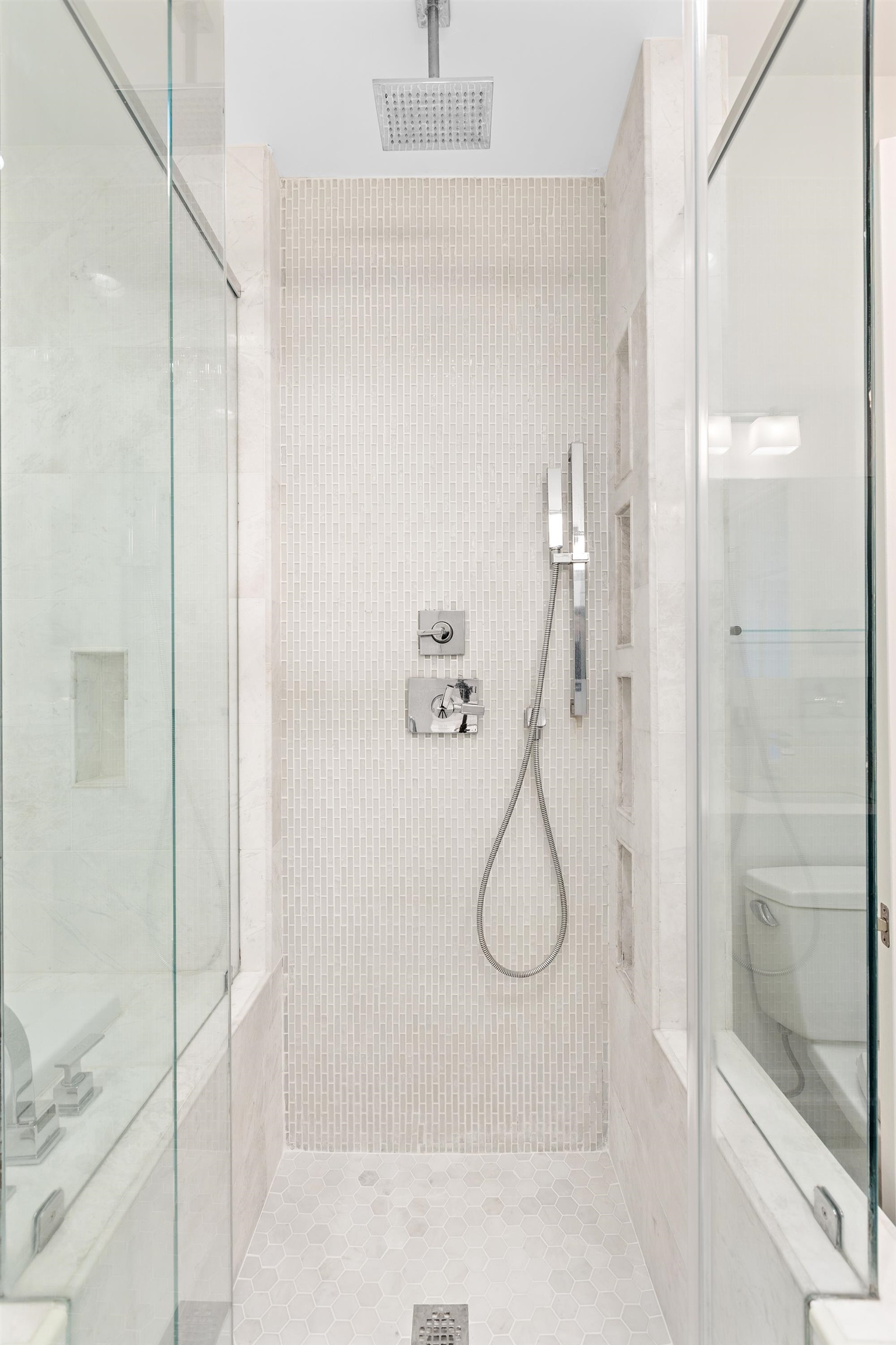 147 Manhattan Ave Property Photo 20