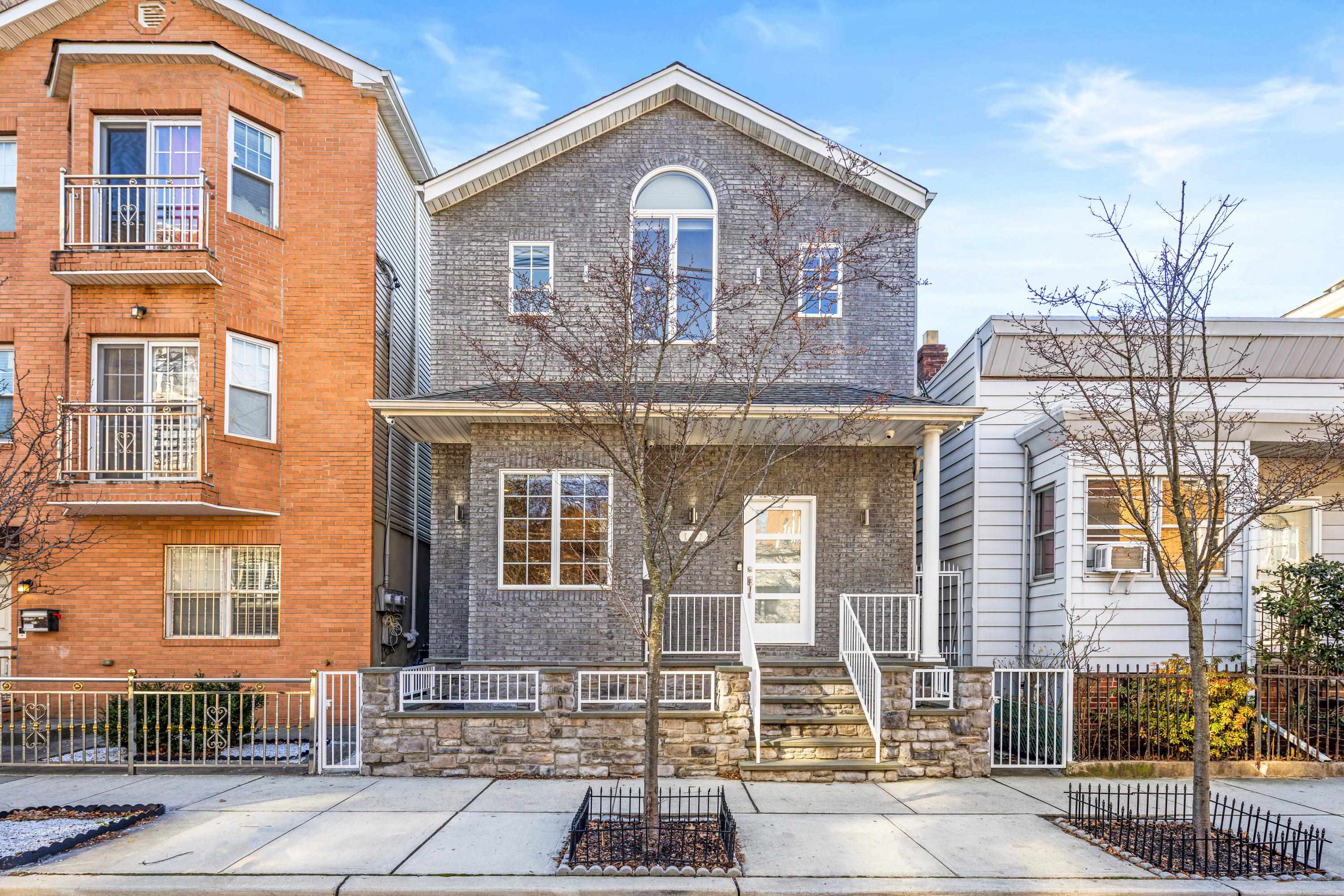 147 Manhattan Ave Property Photo 34